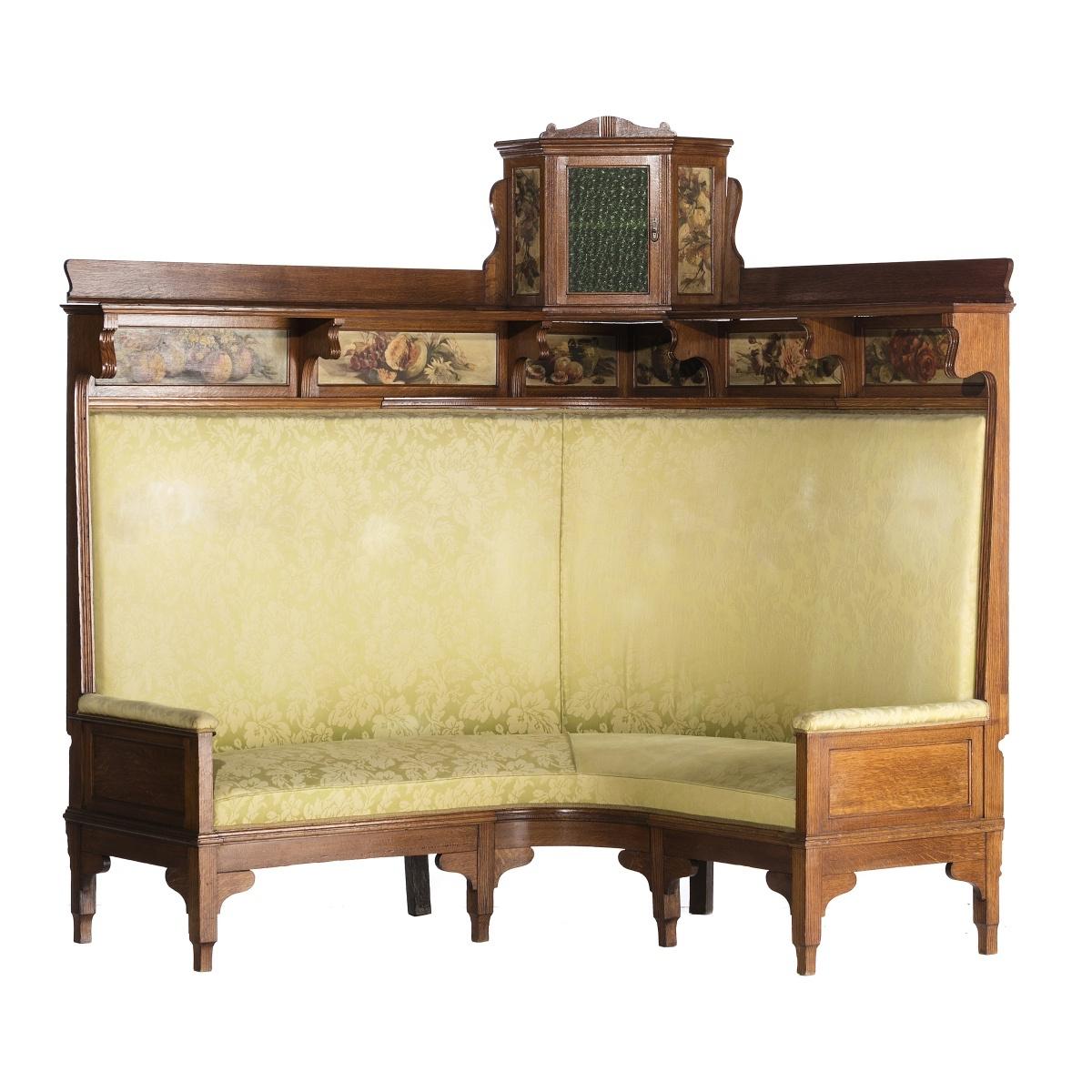 French Canape Art Nouveau, 19/20th century
in oak wood. 
Upholstered seat and back. 
Decorated with still life painted on wood. 
Signs of use. 
DIM.: 196 x 233 x 63 cm.
Good condition.


   