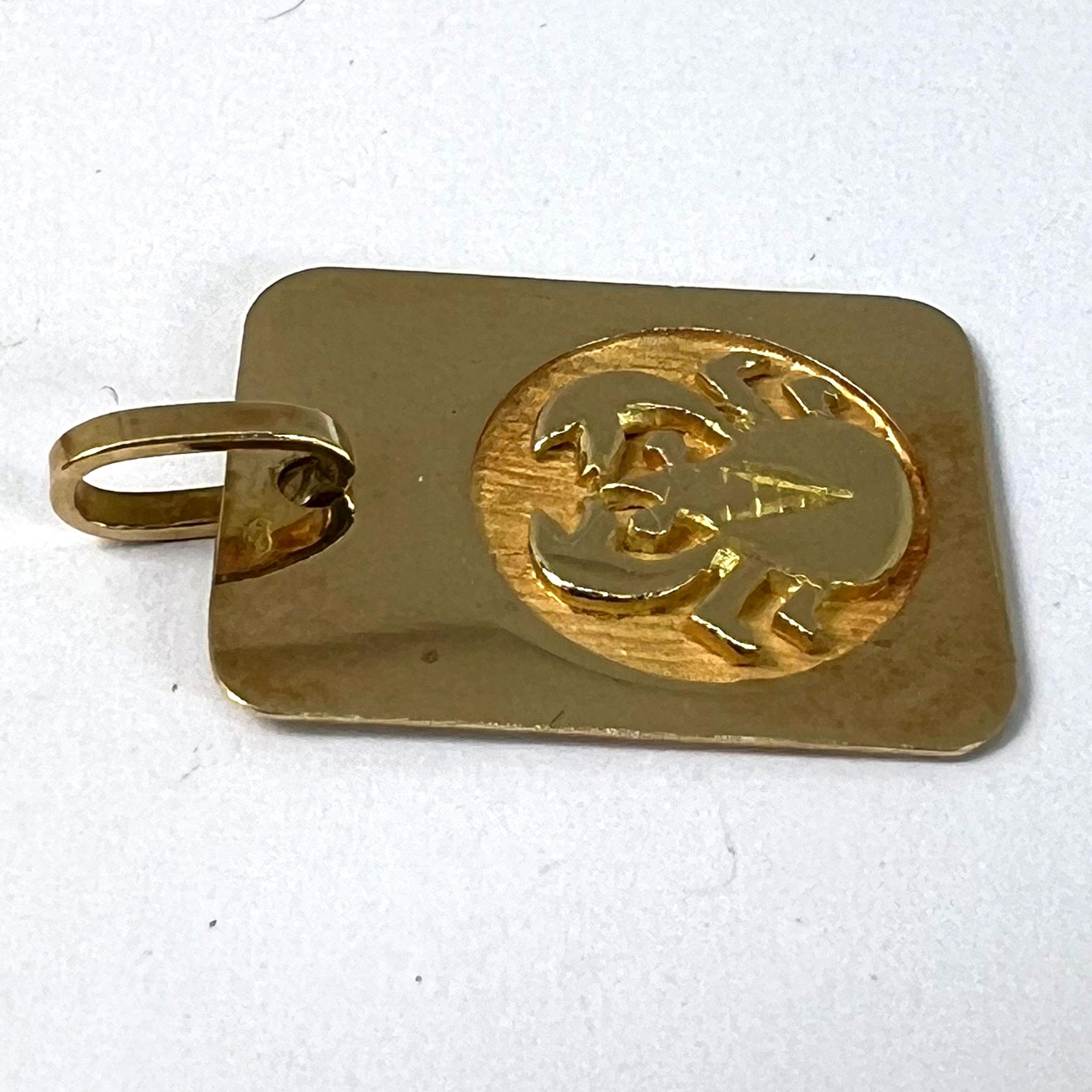 Pendentif médaille à breloques en or jaune 18 carats signe astrologique du cancer français en vente 11
