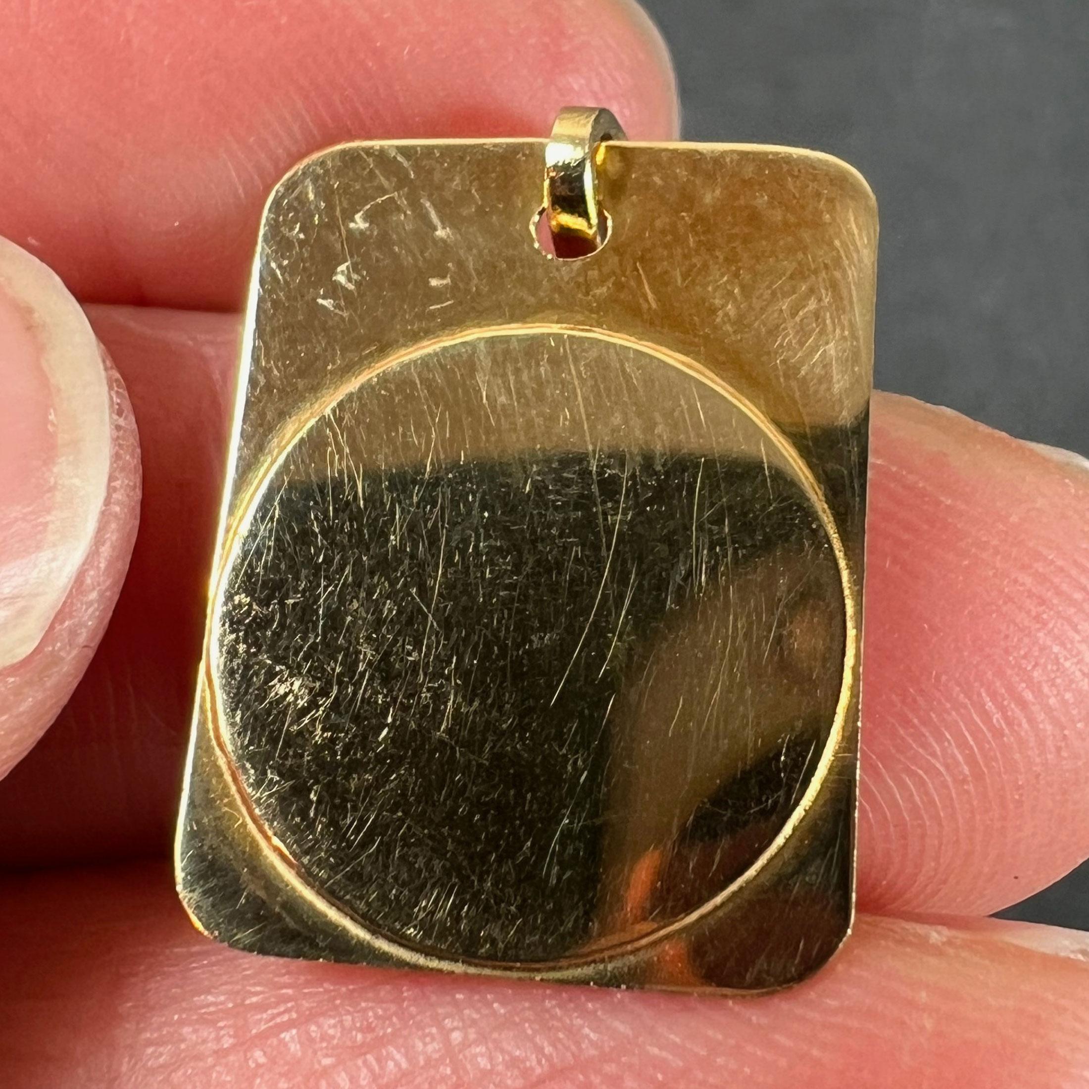 Pendentif médaille à breloques en or jaune 18 carats signe astrologique du cancer français en vente 5