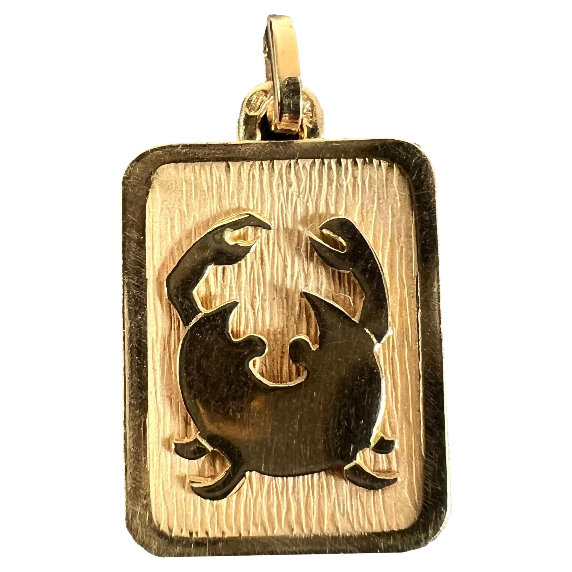 French Cancer Starsign Zodiac 18K Yellow Gold Charm Medal Pendant