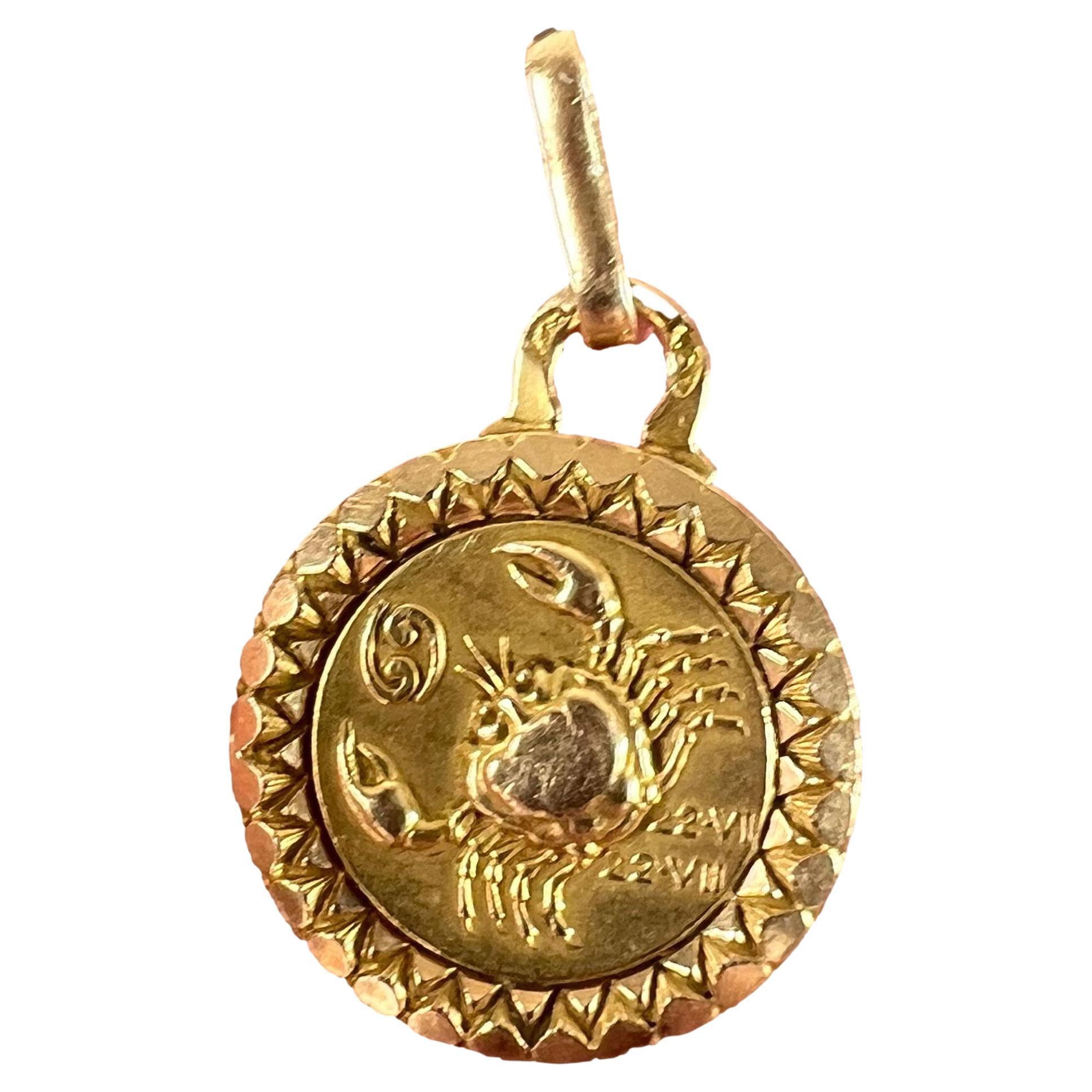Colgante de oro amarillo de 18 quilates con el signo del zodiaco Cáncer francés Perroud
