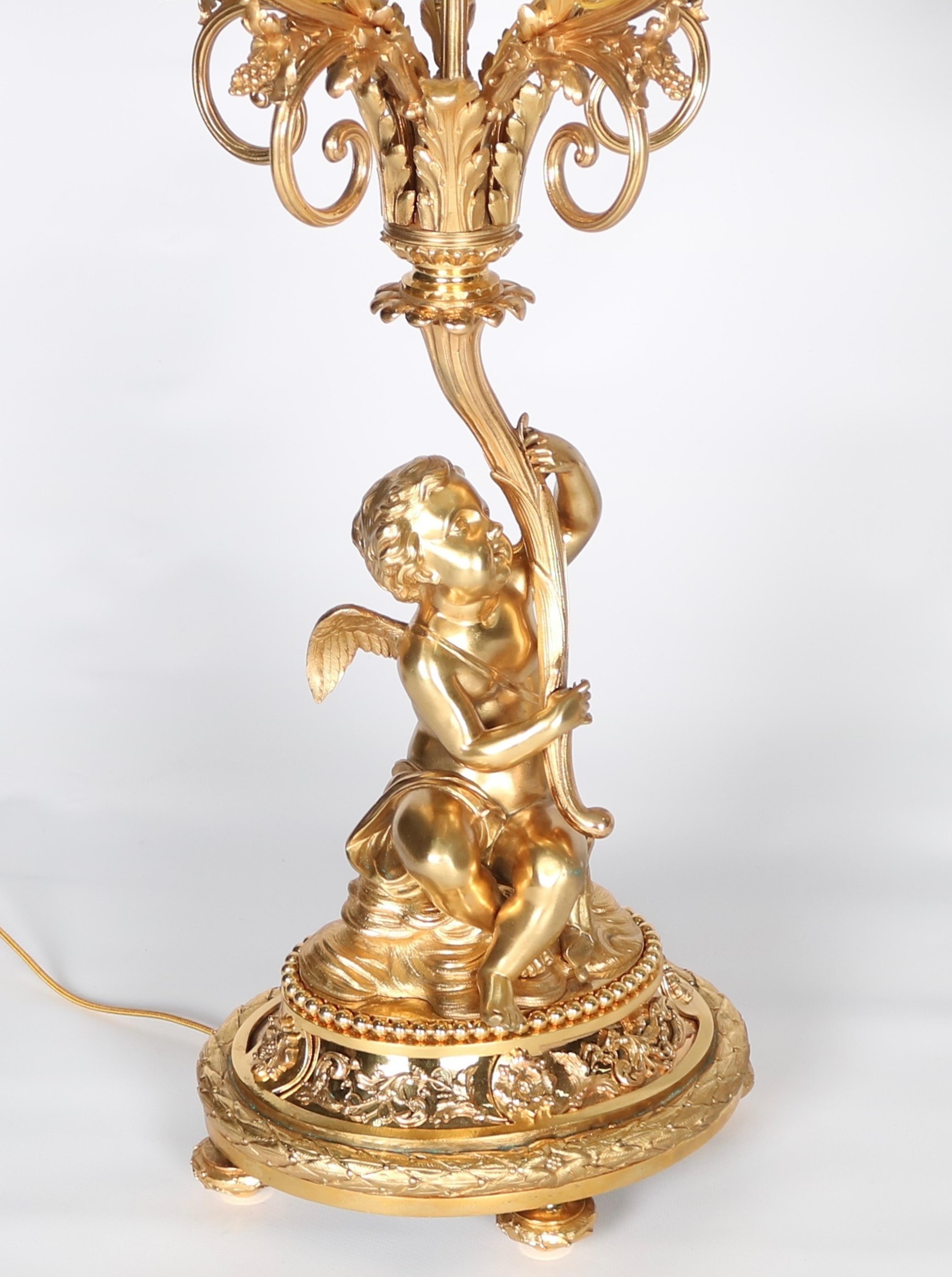 French Candelabras in Gilt Bronze with Putti im Zustand „Hervorragend“ in New York, NY