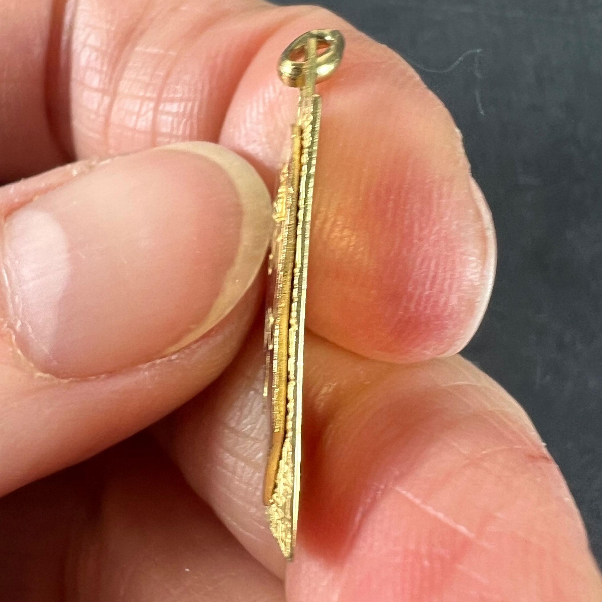 Pendentif en or jaune 18K avec breloque Capricorne Ares Starsign Zodiac en vente 3