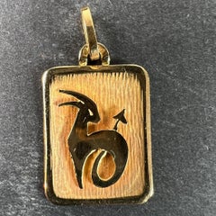 French Capricorn Starsign Zodiac 18K Yellow Gold Charm Medal Pendant