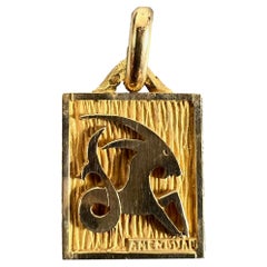 French Capricorn Starsign Zodiac 18K Yellow Gold Charm Medal Pendant