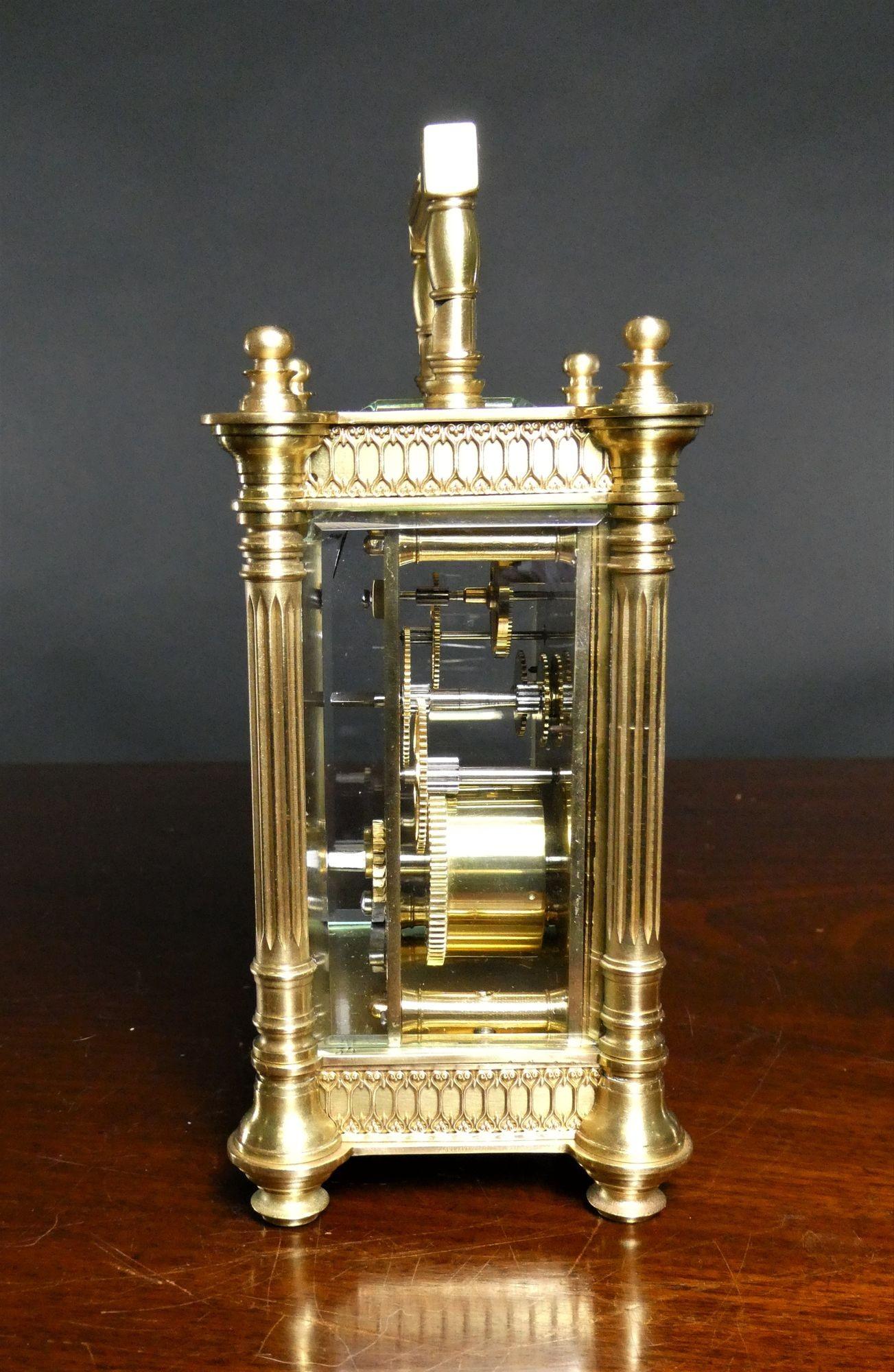 Französische Carraige-Uhr mit Champleve-Dekor (Spätes 19. Jahrhundert) im Angebot