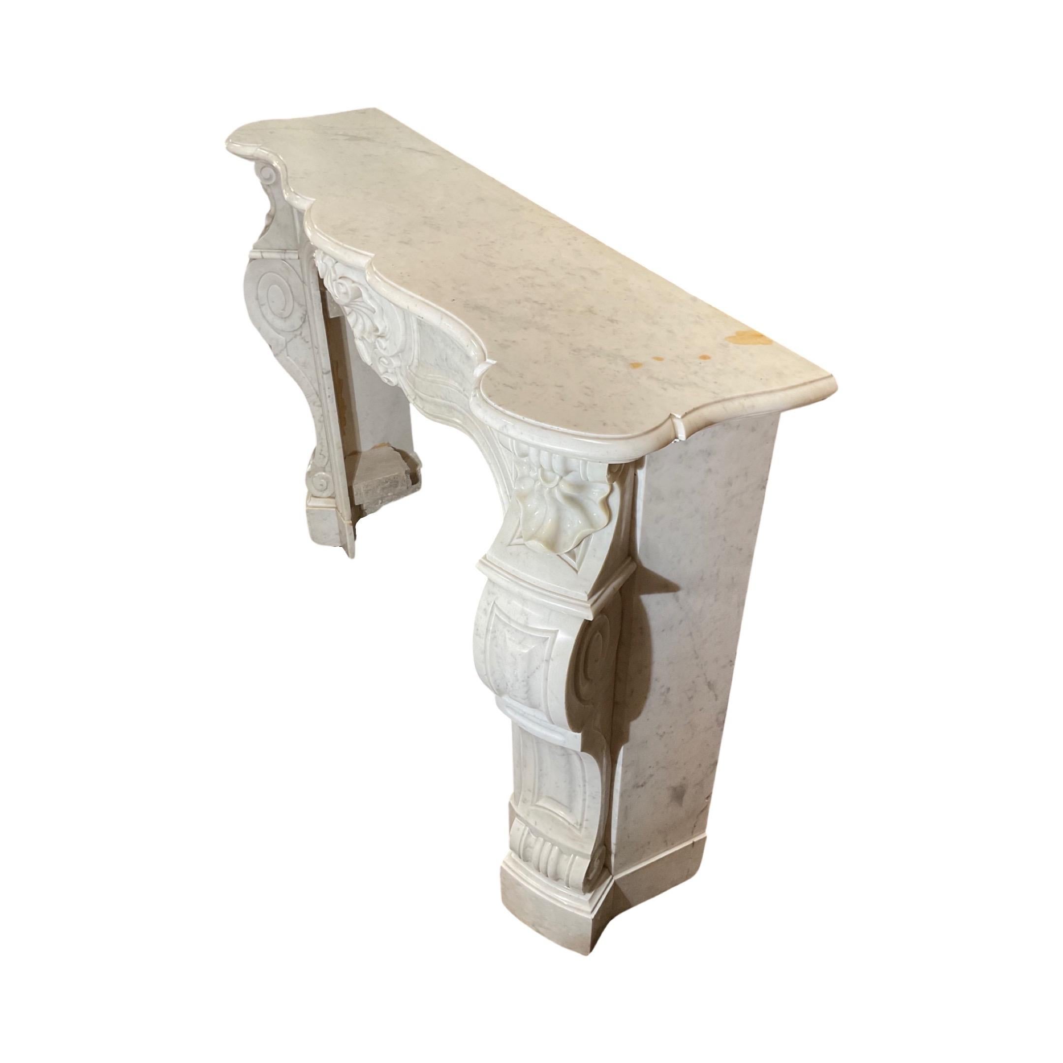 French Carrara Marble Mantel For Sale 2