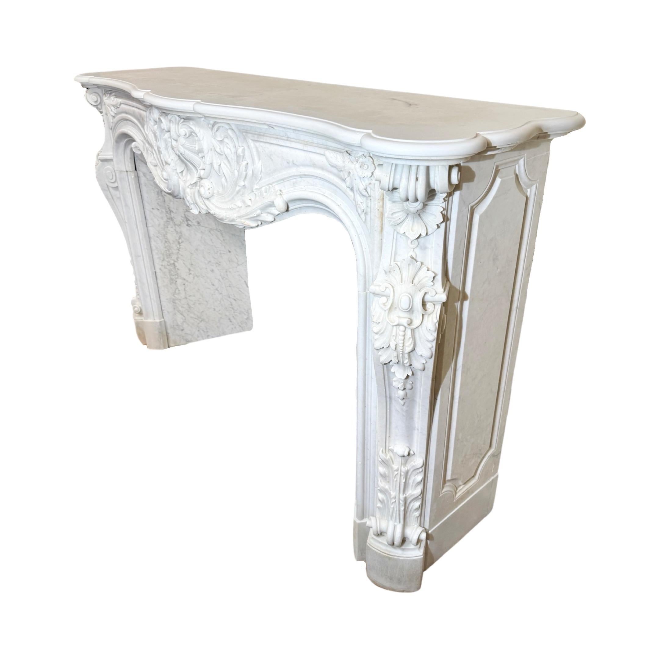 French Carrara Marble Mantel For Sale 2