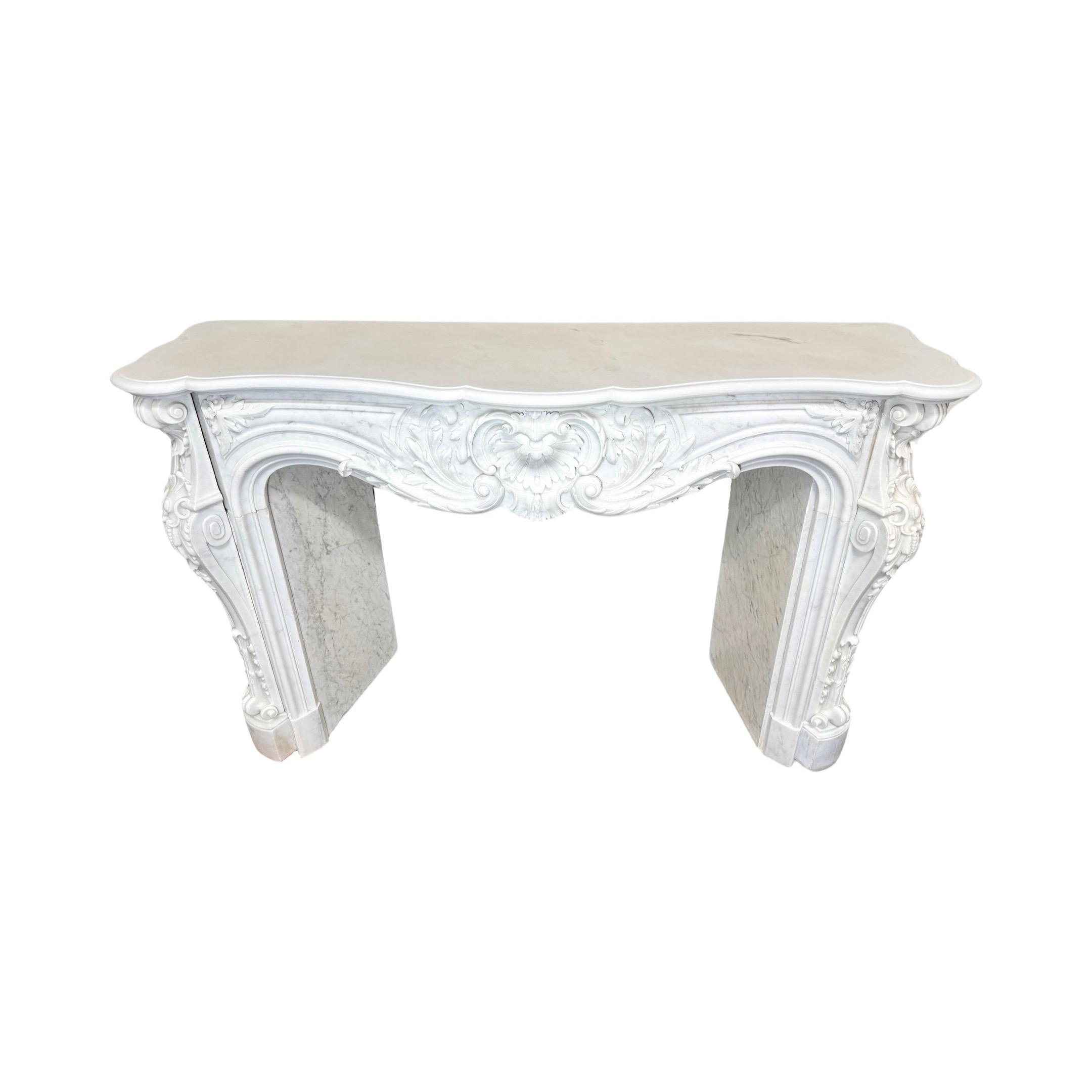 French Carrara Marble Mantel For Sale 3