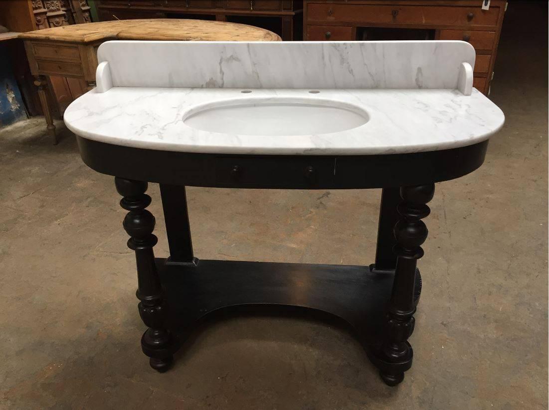 French Carrara Marble Top Sink with Ebonized Wood Base from 1890s In Excellent Condition In Florence, IT