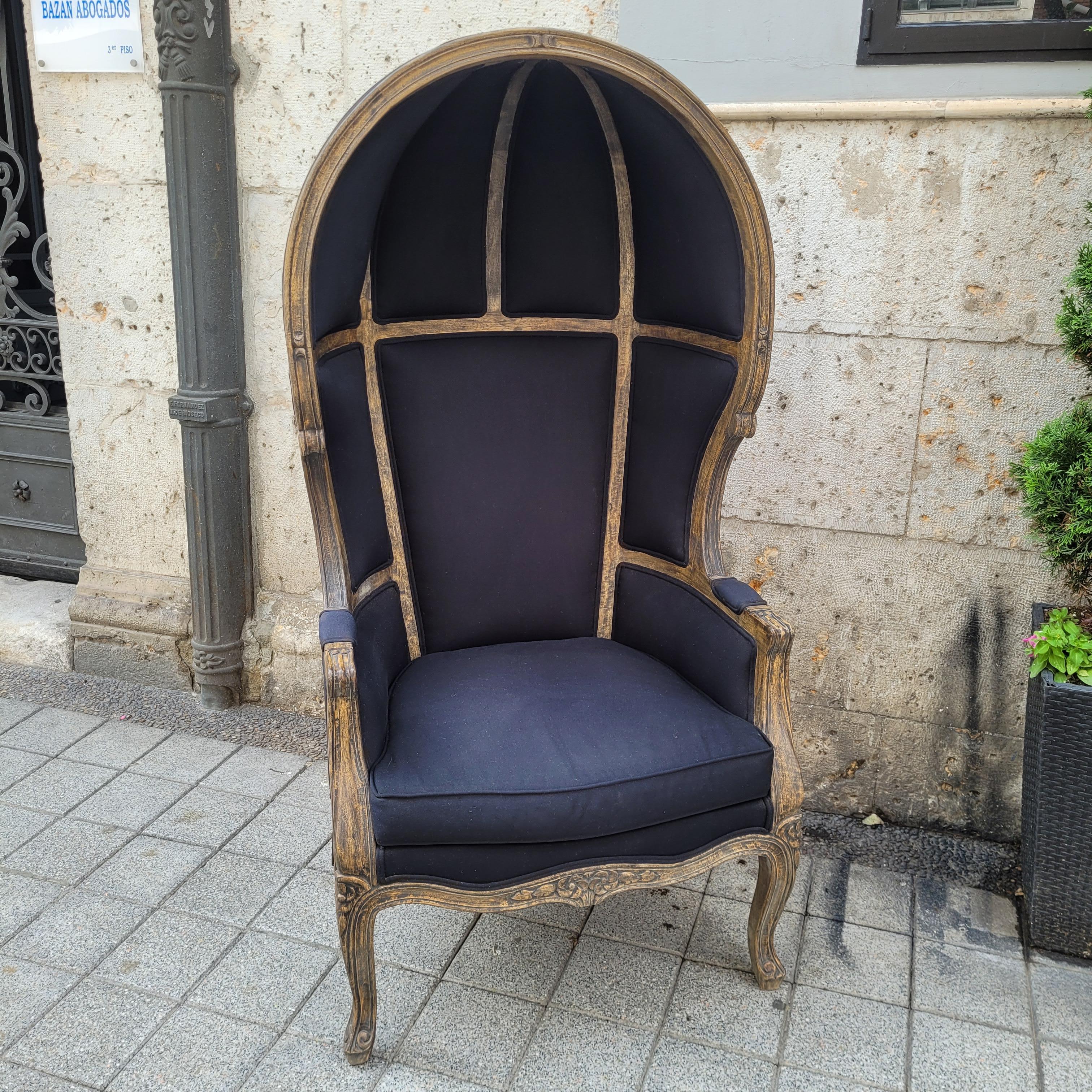 French Carriage, Porter Gray armchair Louis XV style, washed wood For Sale 3