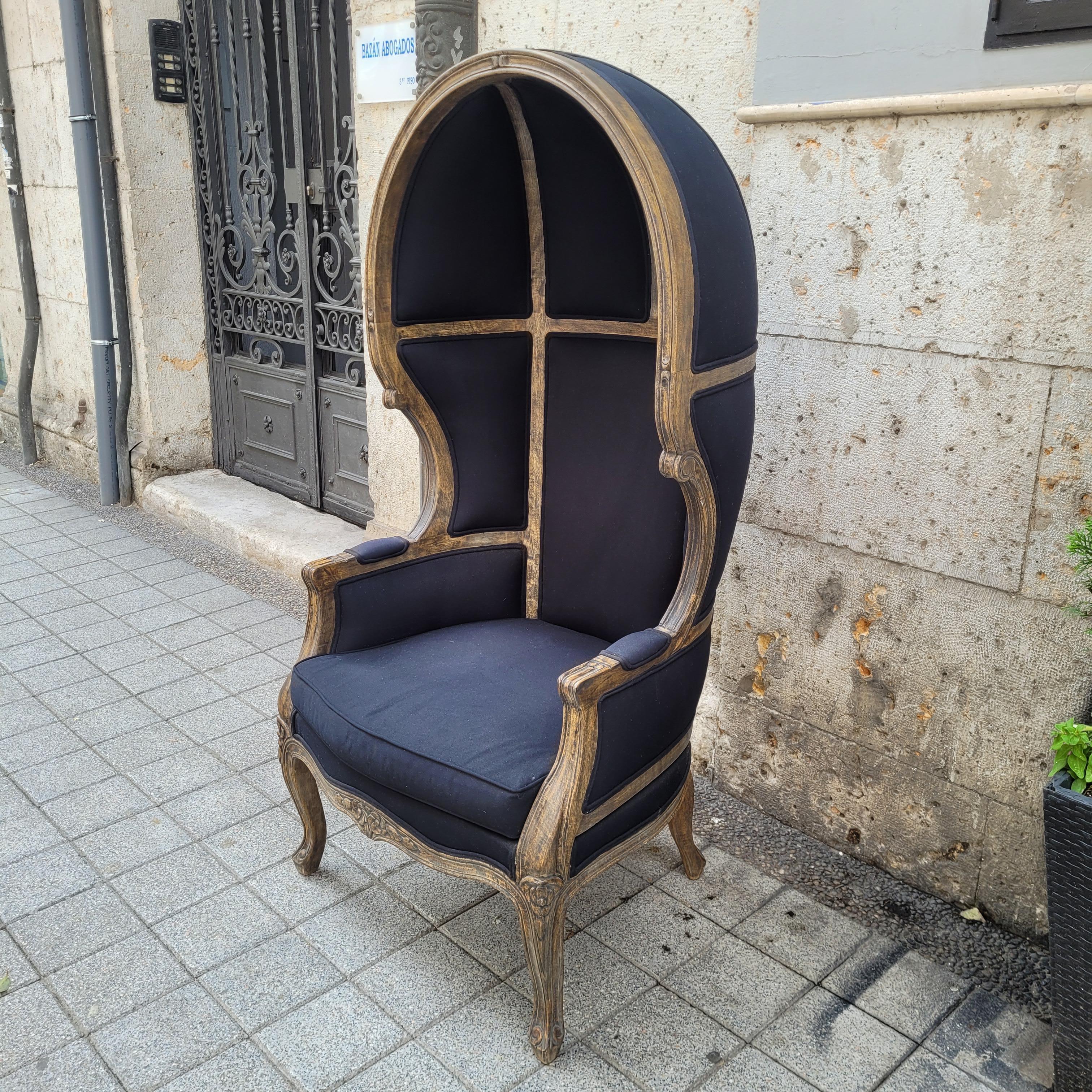 French Carriage, Porter Gray armchair Louis XV style, washed wood For Sale 4