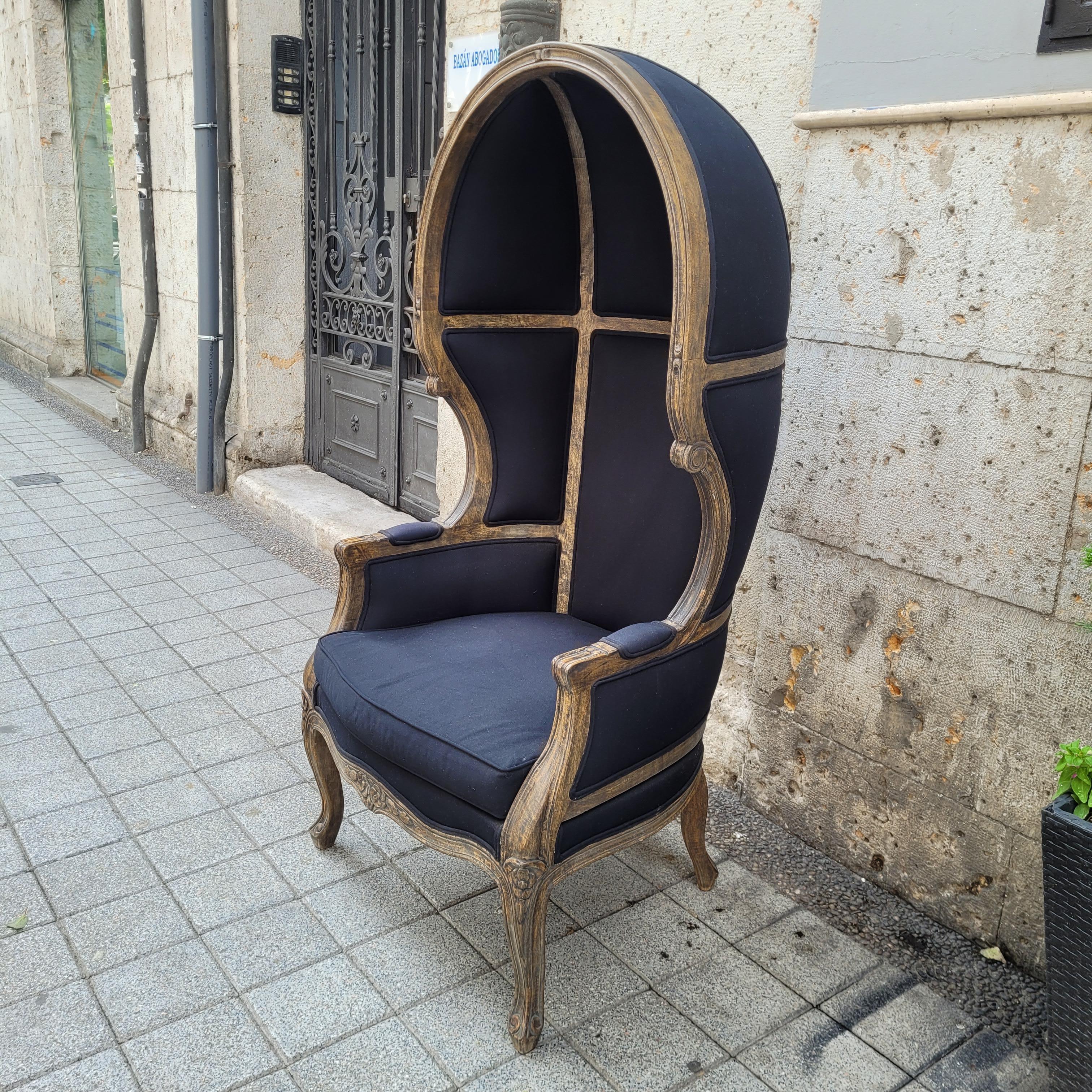 French Carriage, Porter Gray armchair Louis XV style, washed wood For Sale 7