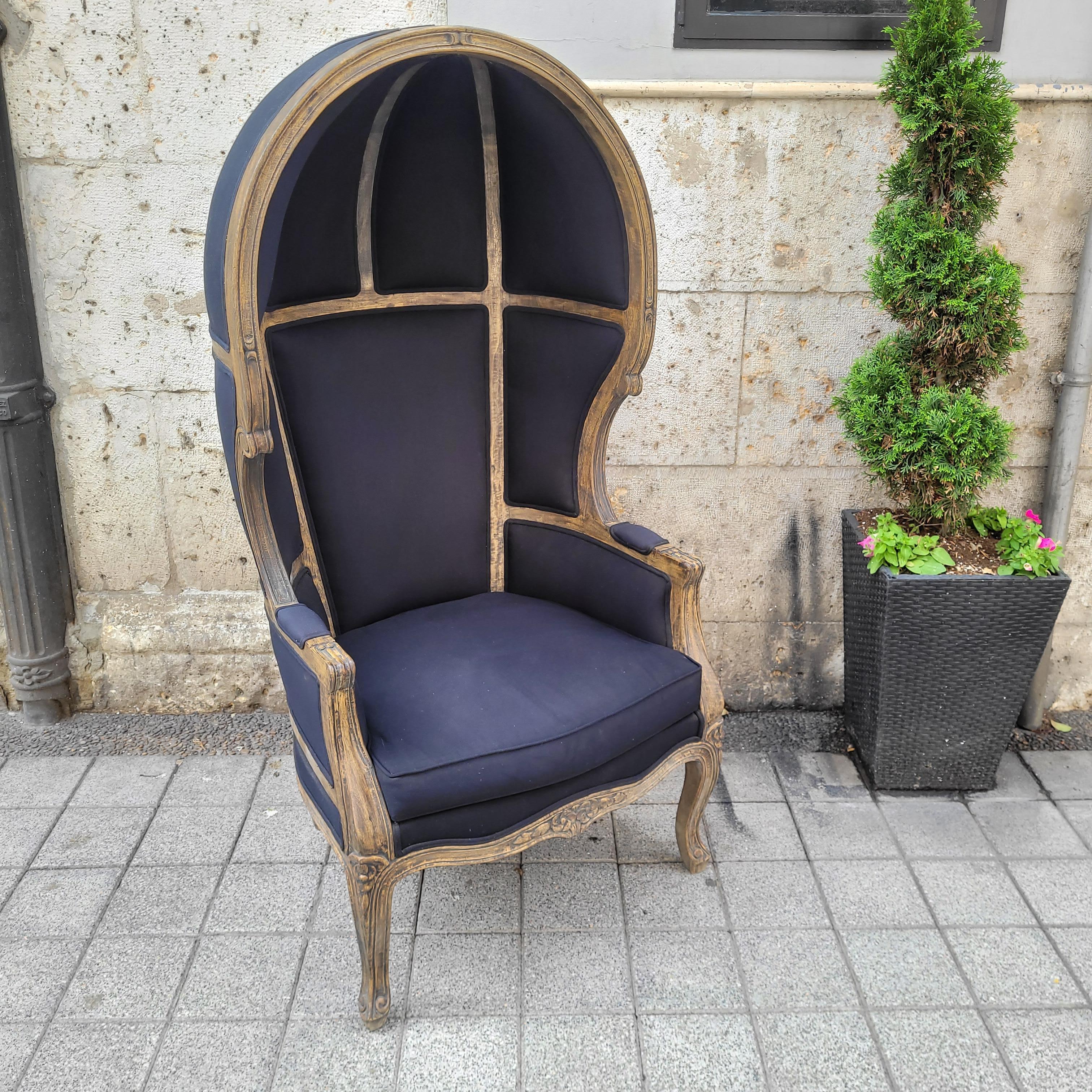 French Carriage, Porter Gray armchair Louis XV style, washed wood In Good Condition For Sale In Valladolid, ES