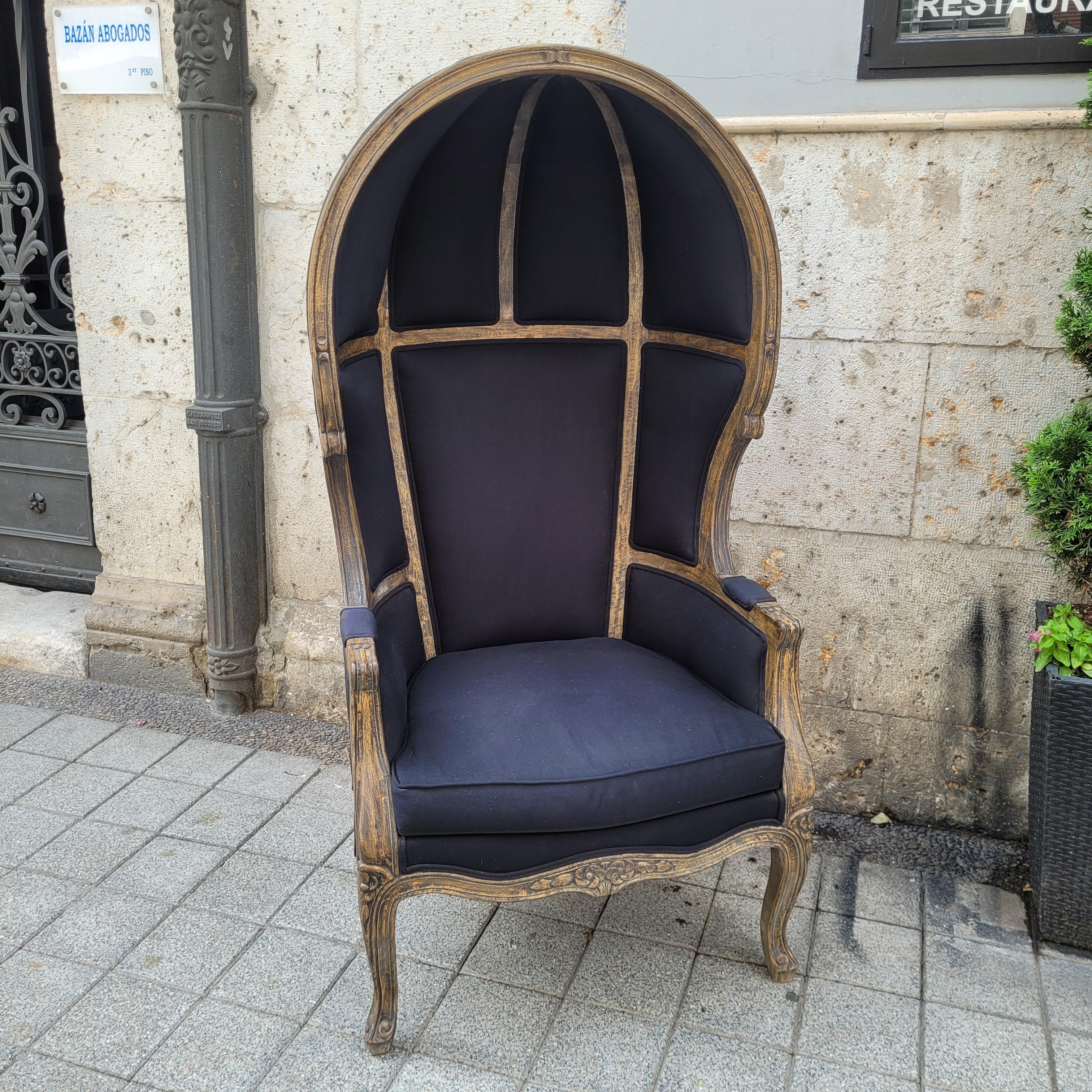French Carriage, Porter Gray armchair Louis XV style, washed wood For Sale 2