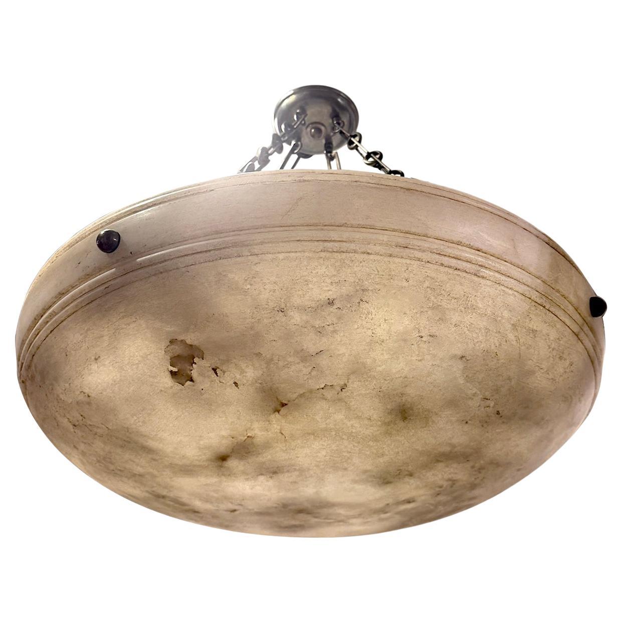 Luminaire en albâtre sculpté français en vente