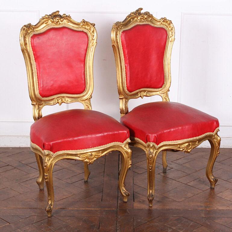 Geschnitzte und vergoldete Stühle im Louis XV.-Stil (Spätes 19. Jahrhundert) im Angebot