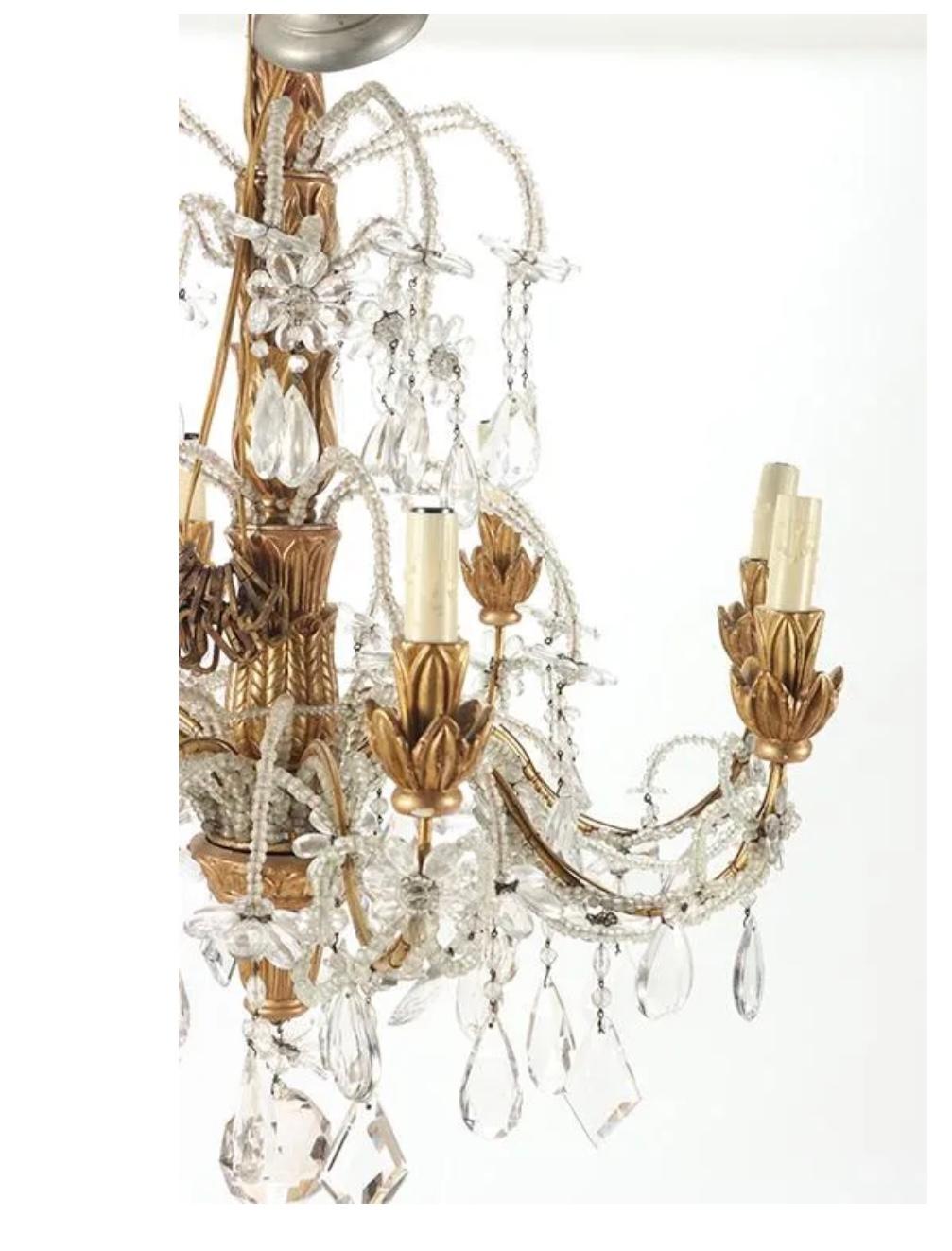 Neoclassical 19th Century Italian Carved and Giltwood Chandelier with Beaded Decoration 