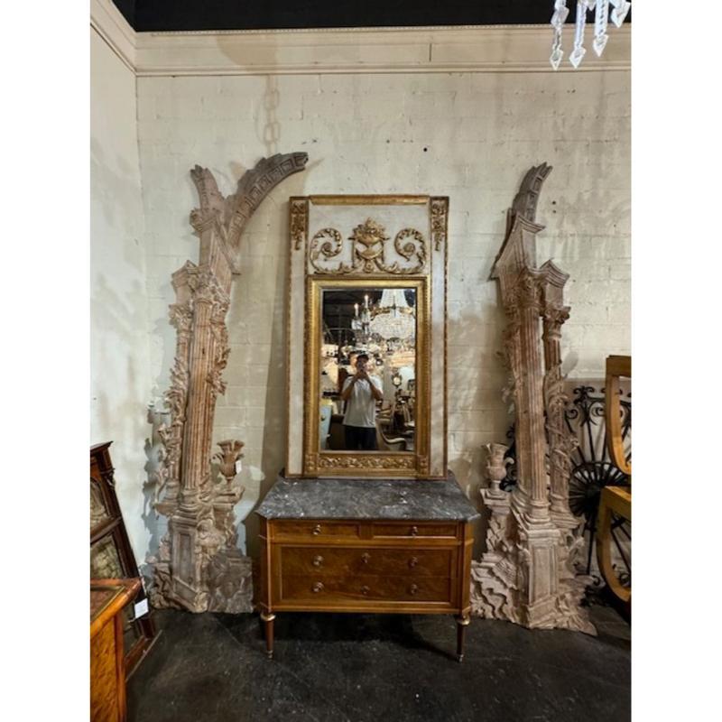 Miroir Trumeau sculpté et parcellaire doré Bon état - En vente à Dallas, TX