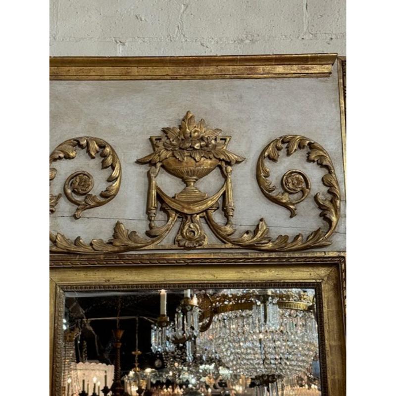 Fin du XVIIIe siècle Miroir Trumeau sculpté et parcellaire doré en vente