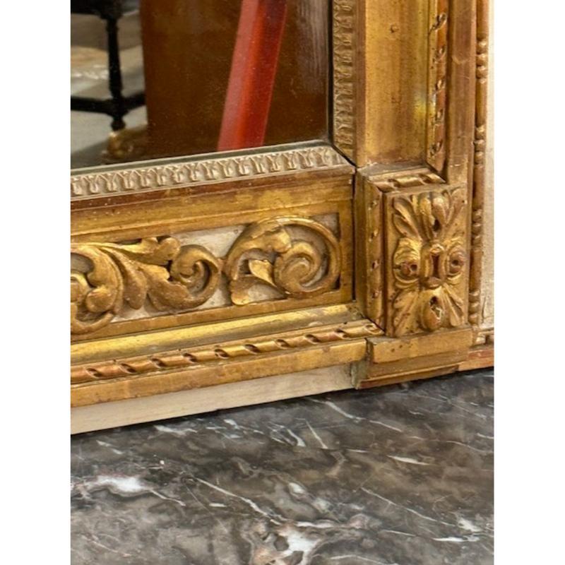 Miroir Trumeau sculpté et parcellaire doré en vente 2