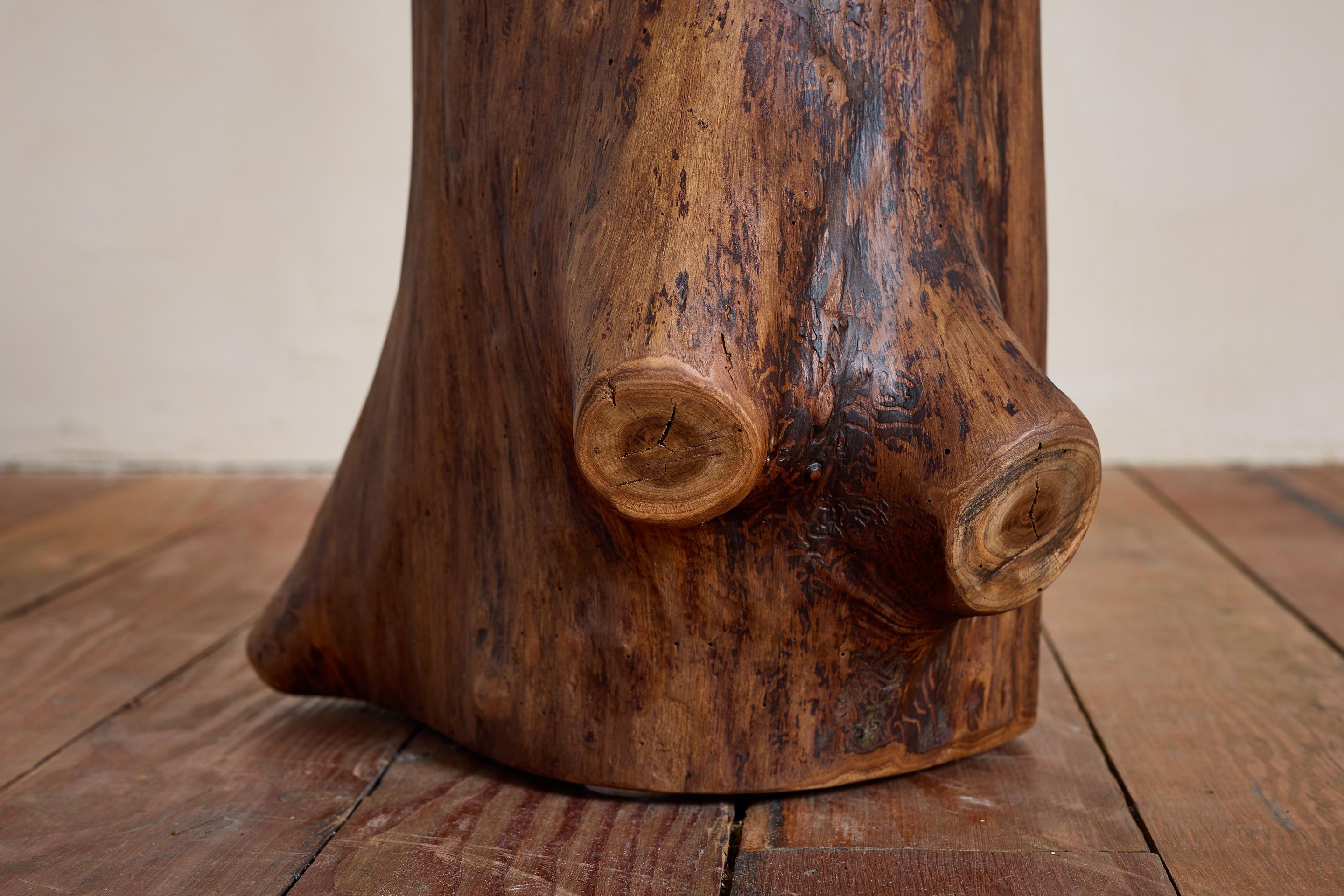 Tabourets brutalistes sculptés français en vente 6
