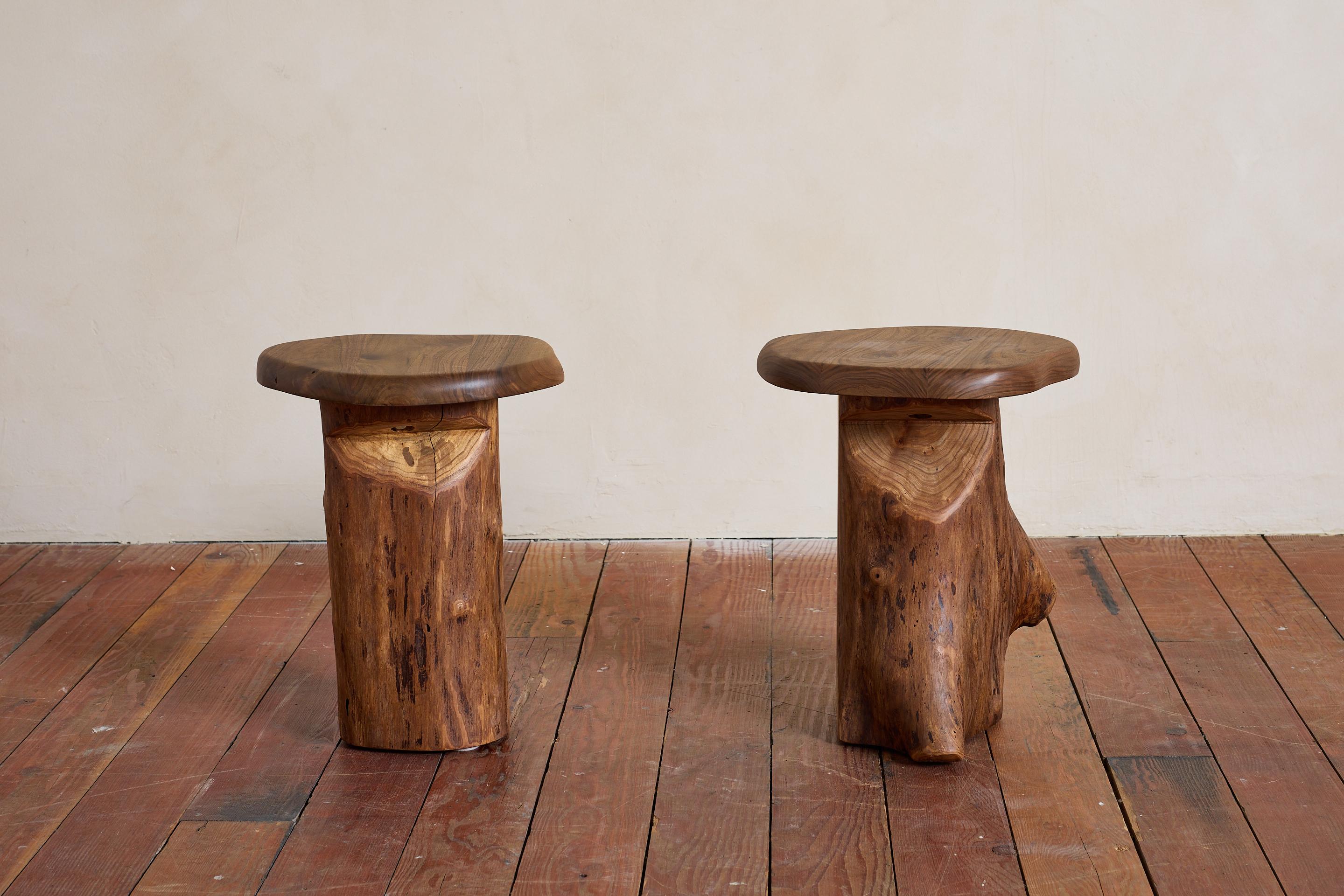 Tabourets brutalistes sculptés français en vente 3