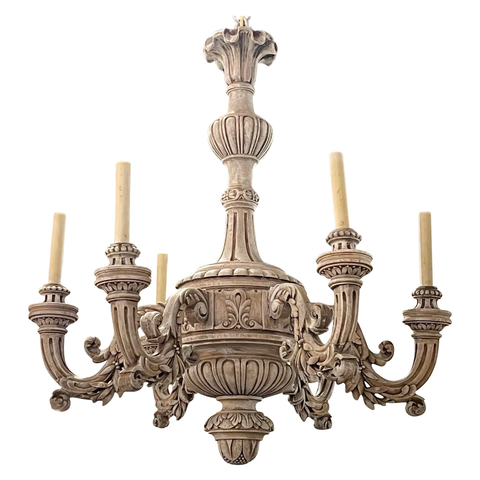 Lampadario francese intagliato