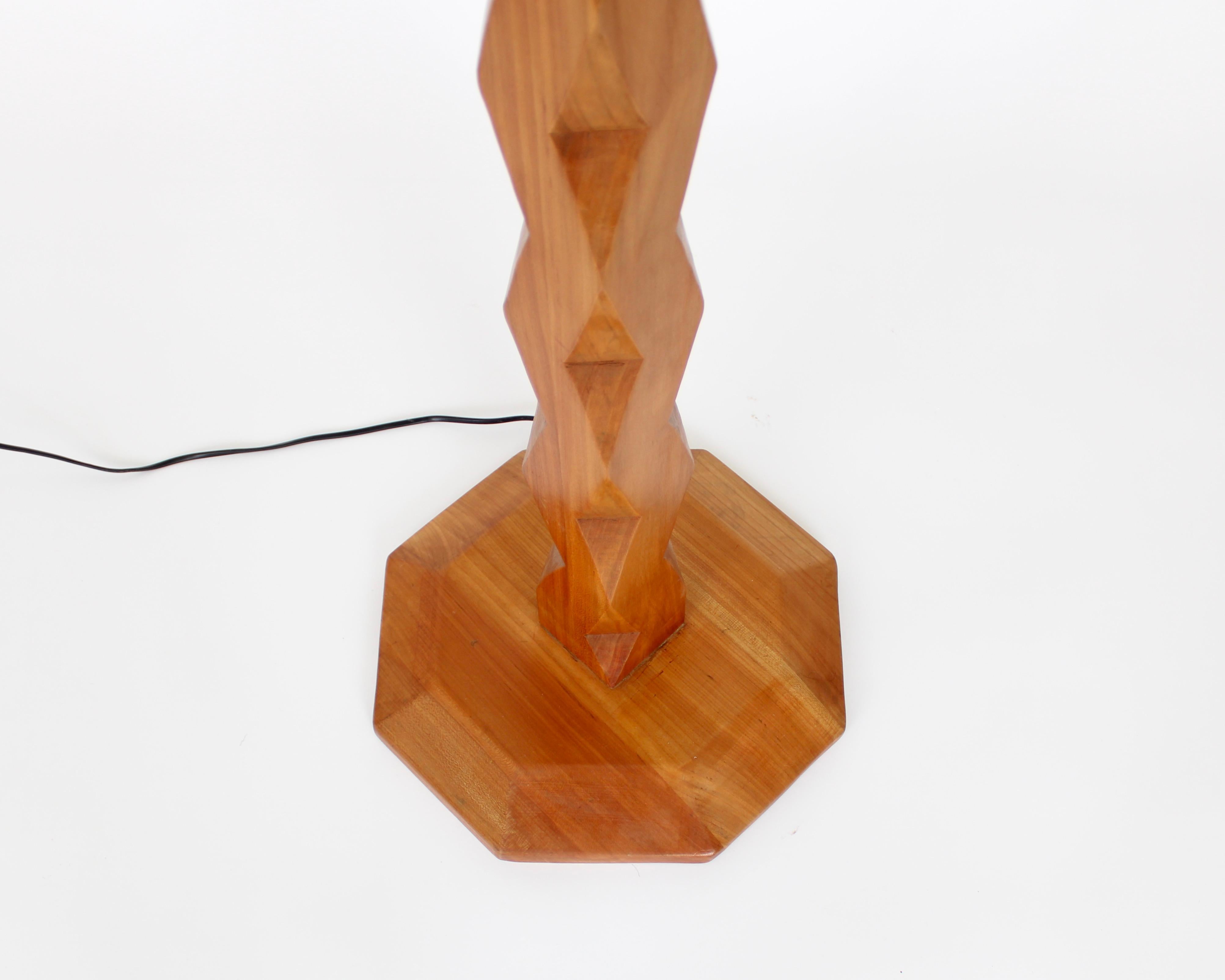 French Carved Faceted Sculptural Elm Wood Floor Lamp Inspired by Brancusi  In Good Condition In Chicago, IL