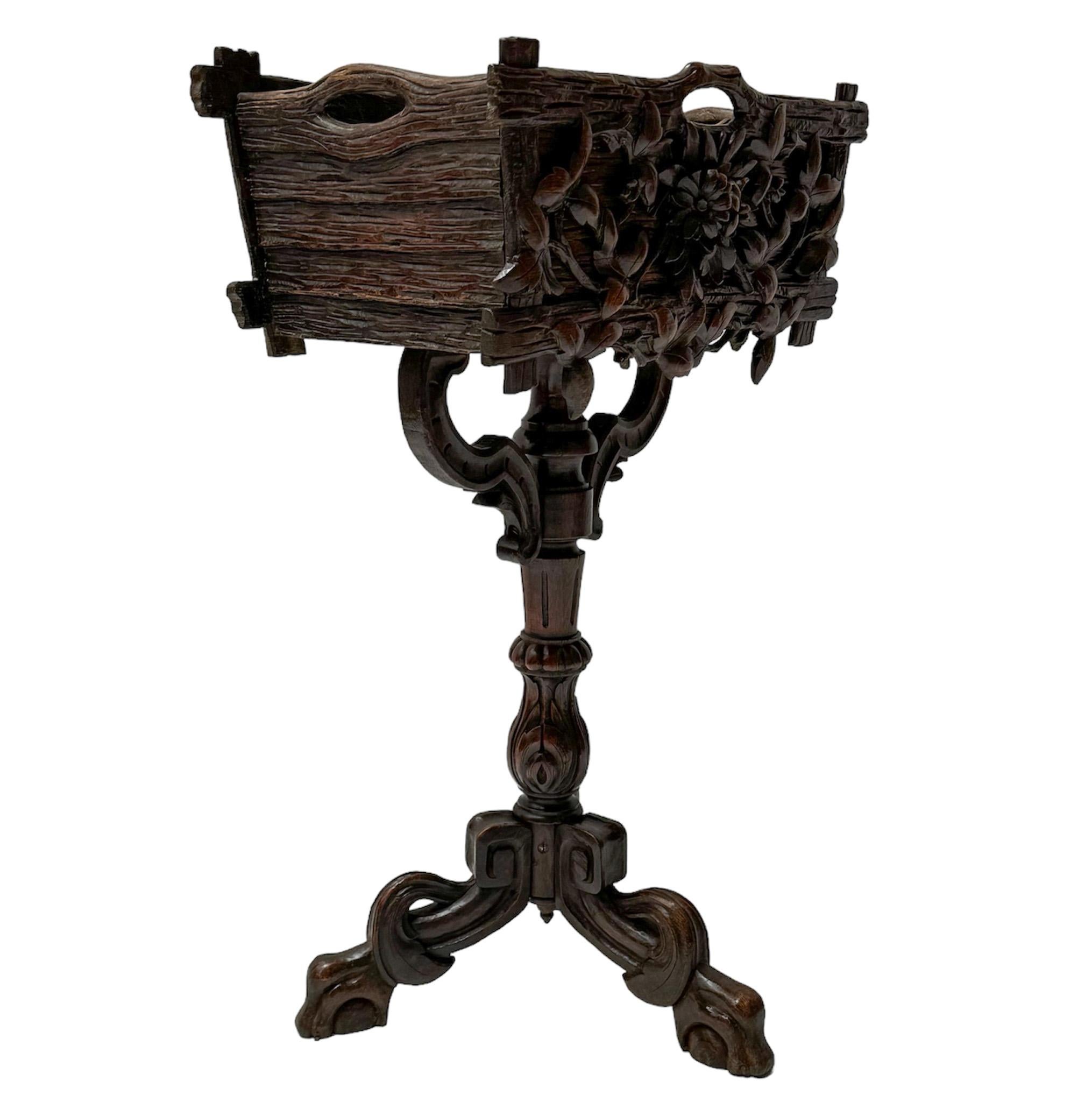 French Carved Fruitwood  Black Forest Planter or Jardiniiere, 1880s For Sale 1