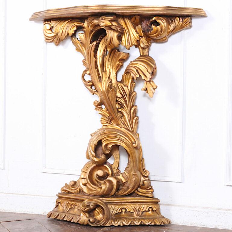French Carved Gilt Console and Mirror In Good Condition In Vancouver, British Columbia