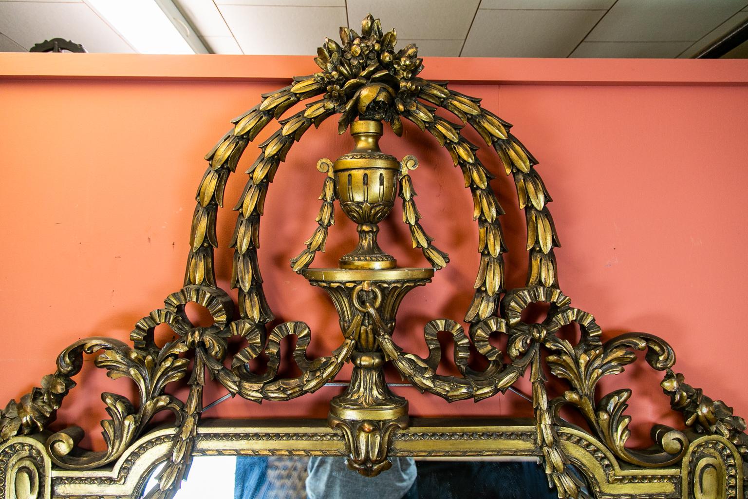 French Carved Gilt Mirror In Good Condition In Wilson, NC