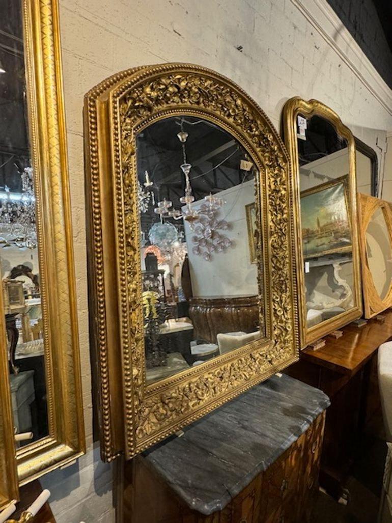 XIXe siècle Miroir en bois sculpté en forme d'arche en vente