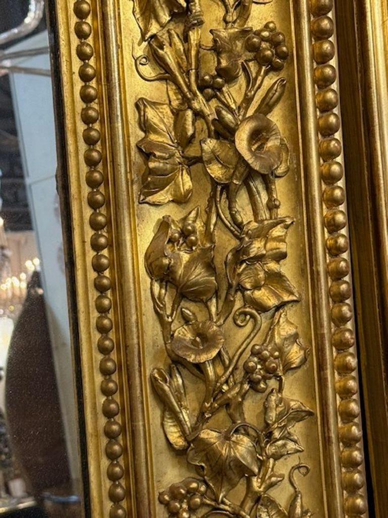 Miroir en bois sculpté en forme d'arche en vente 1