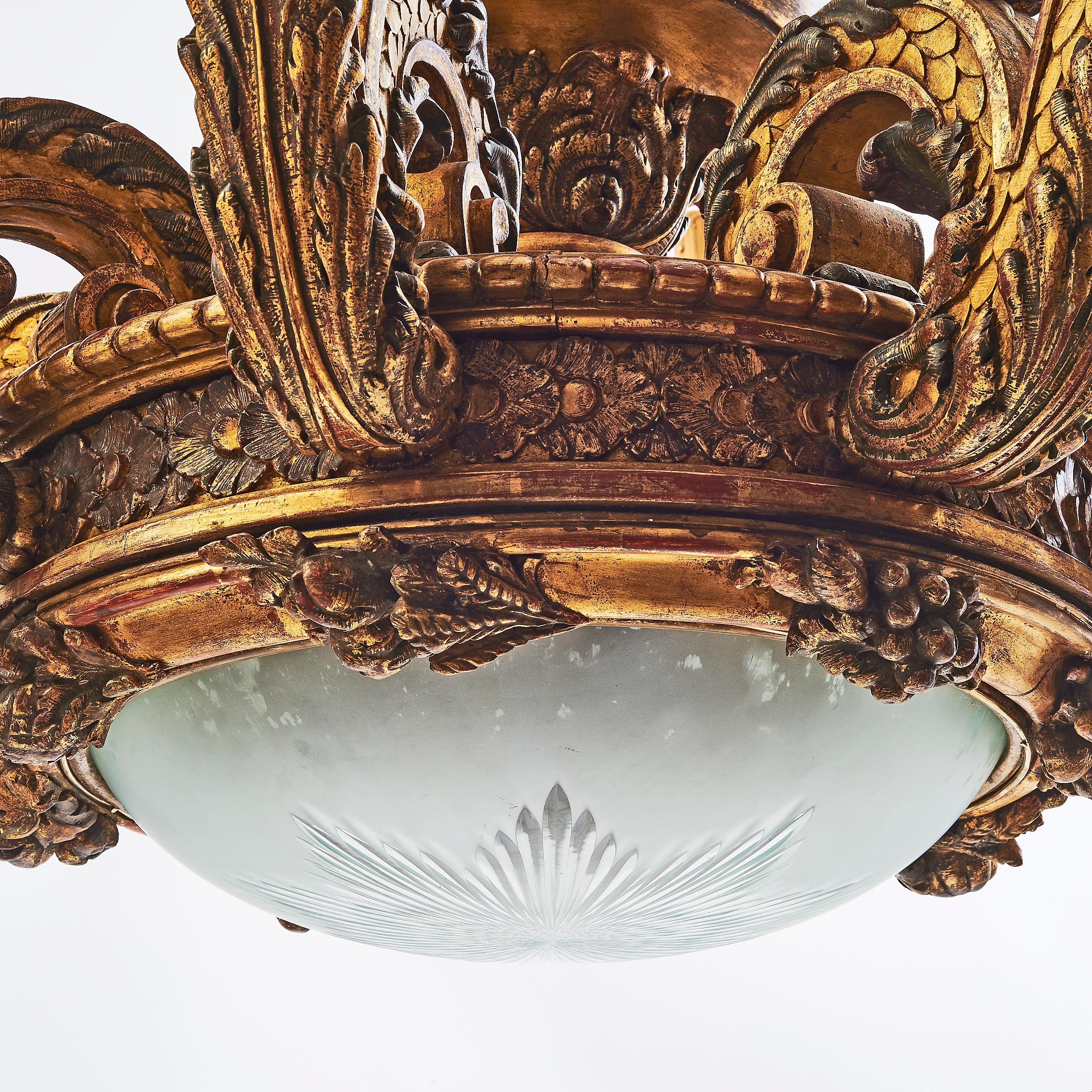 French Carved Giltwood Baroque Style Eight-Arm Chandelier, circa 1900 2