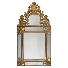 Espejo de Pared Francés Tallado en Madera Dorada, Siglo XVIII Periodo Régence
