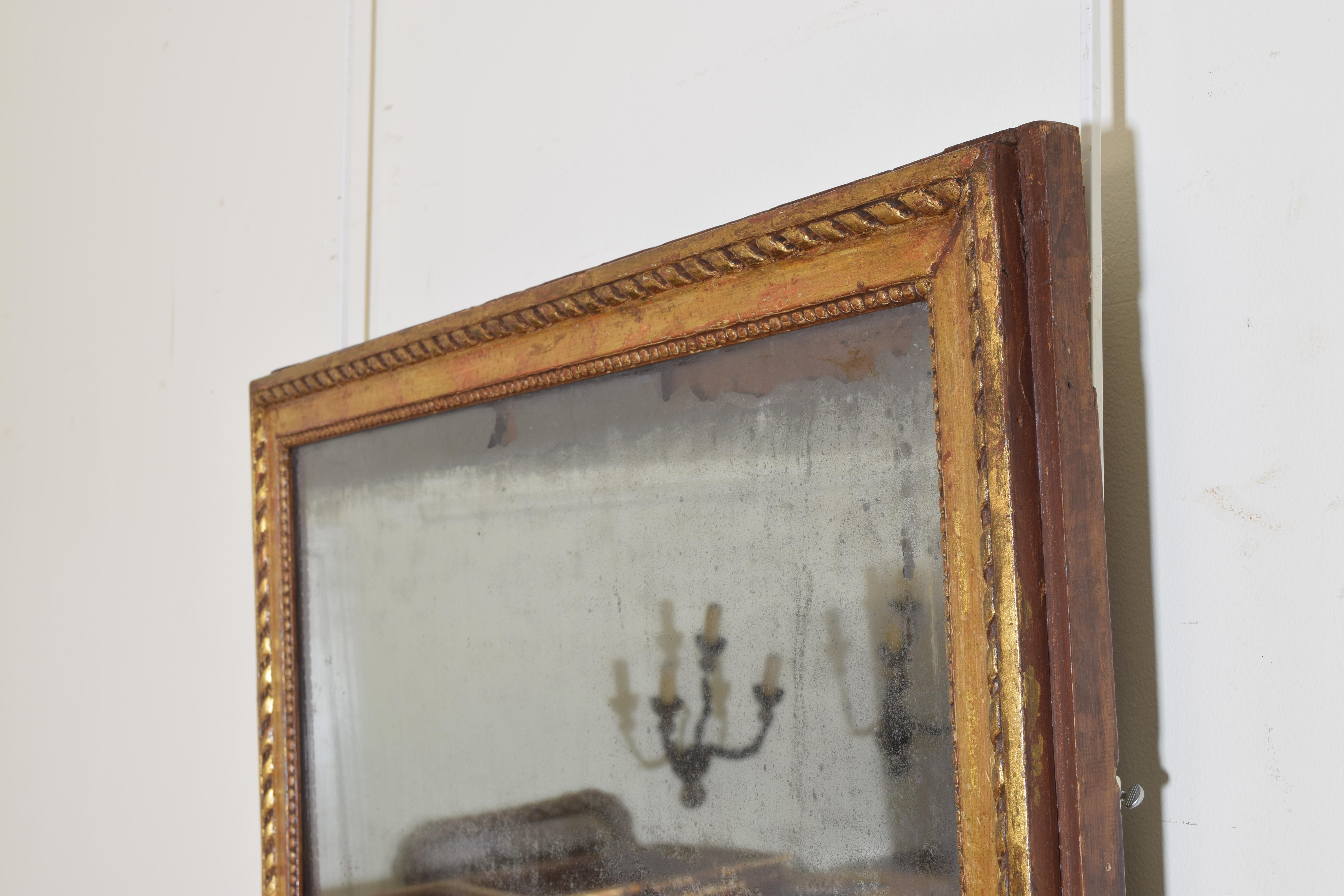 French Carved Giltwood Wall Mirror, First Quarter of the 19th Century In Good Condition In Atlanta, GA
