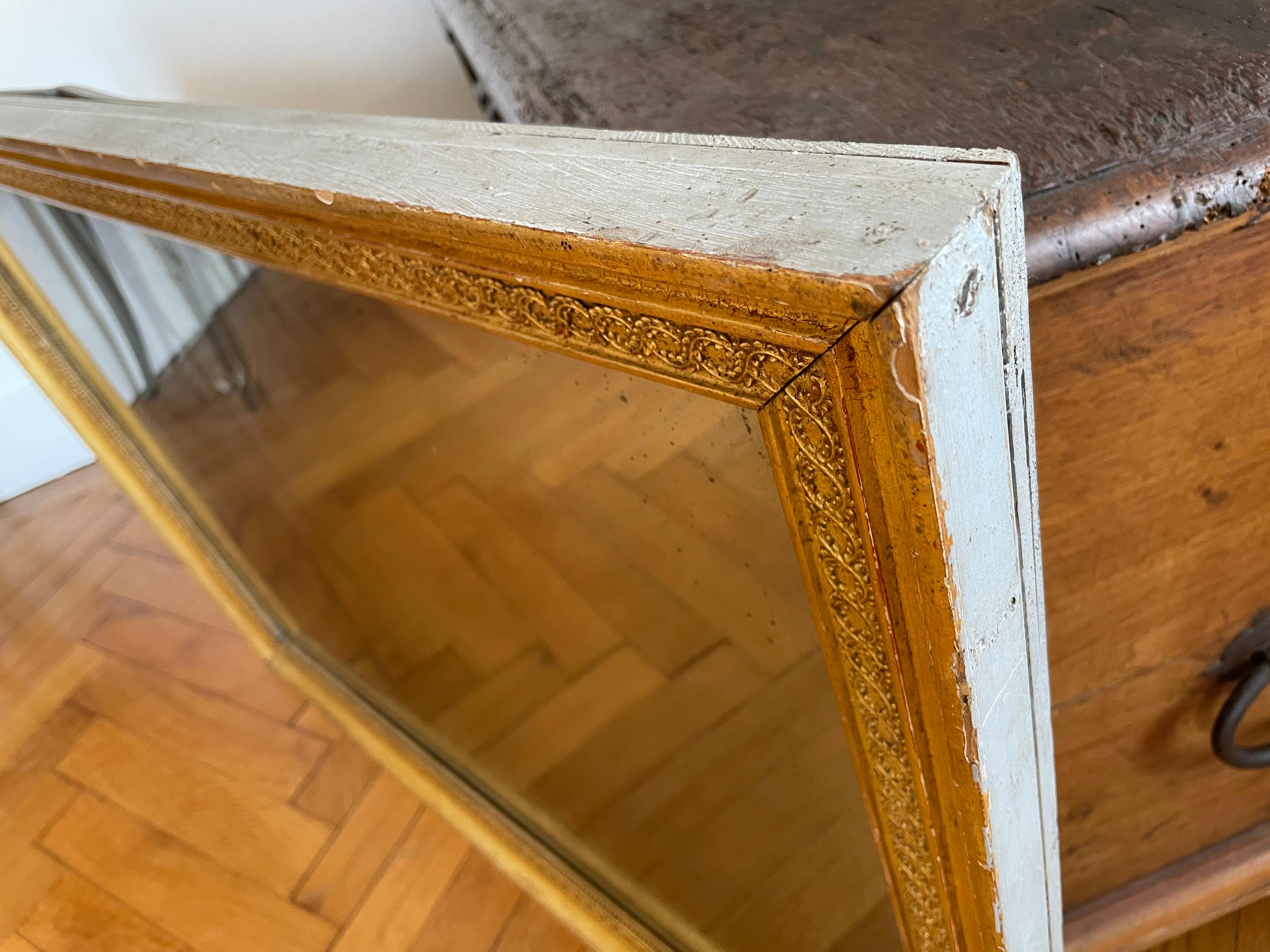 French Carved Giltwood Wall Mirror, circa 1880 In Good Condition In Sofia, BG