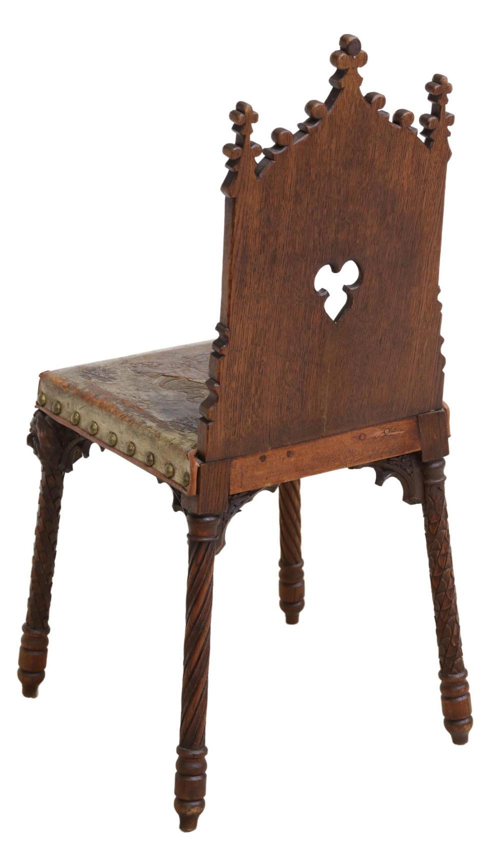 French Carved Gothic Revival Oak & Leather Chair Ca 19th Century For Sale 1
