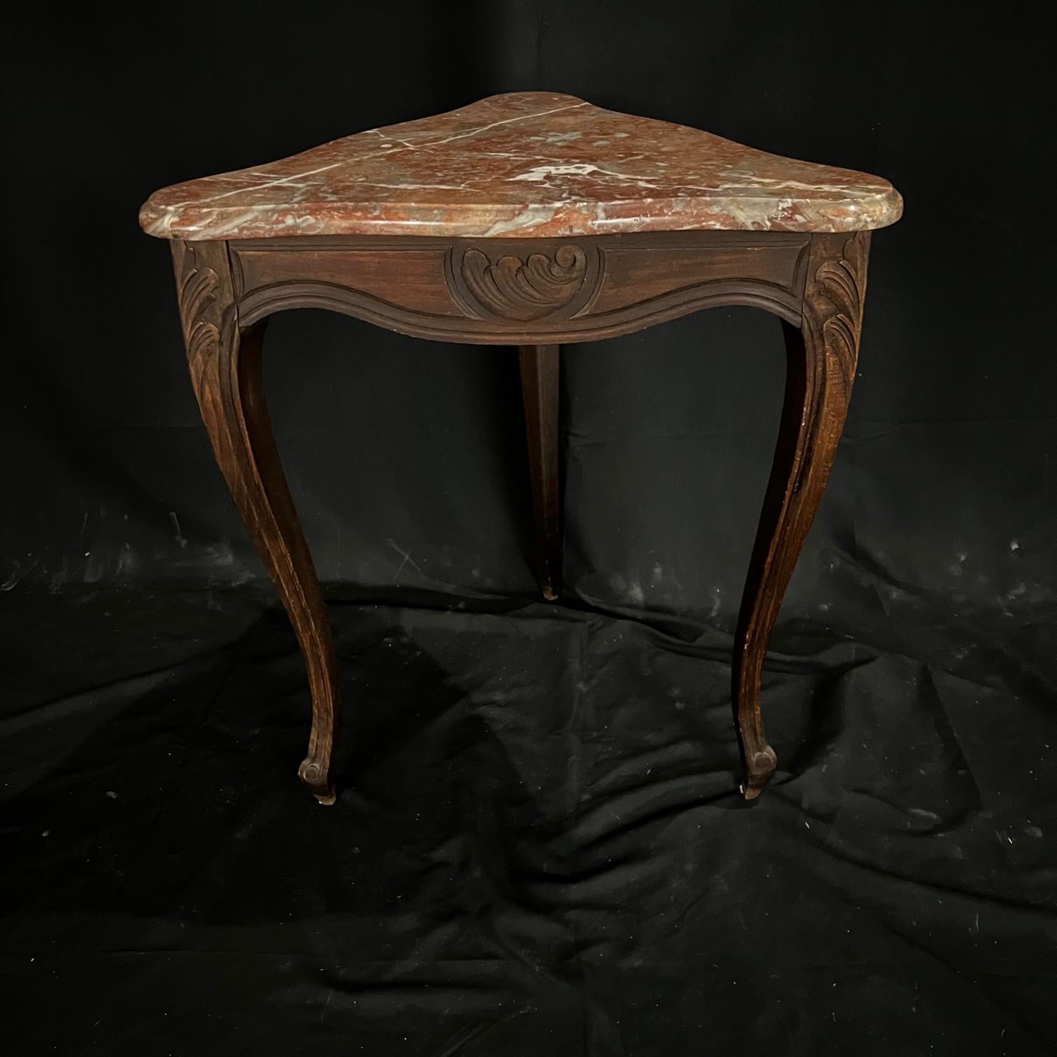  French Carved Louis XV Triangular Marble Top Side Table For Sale 2