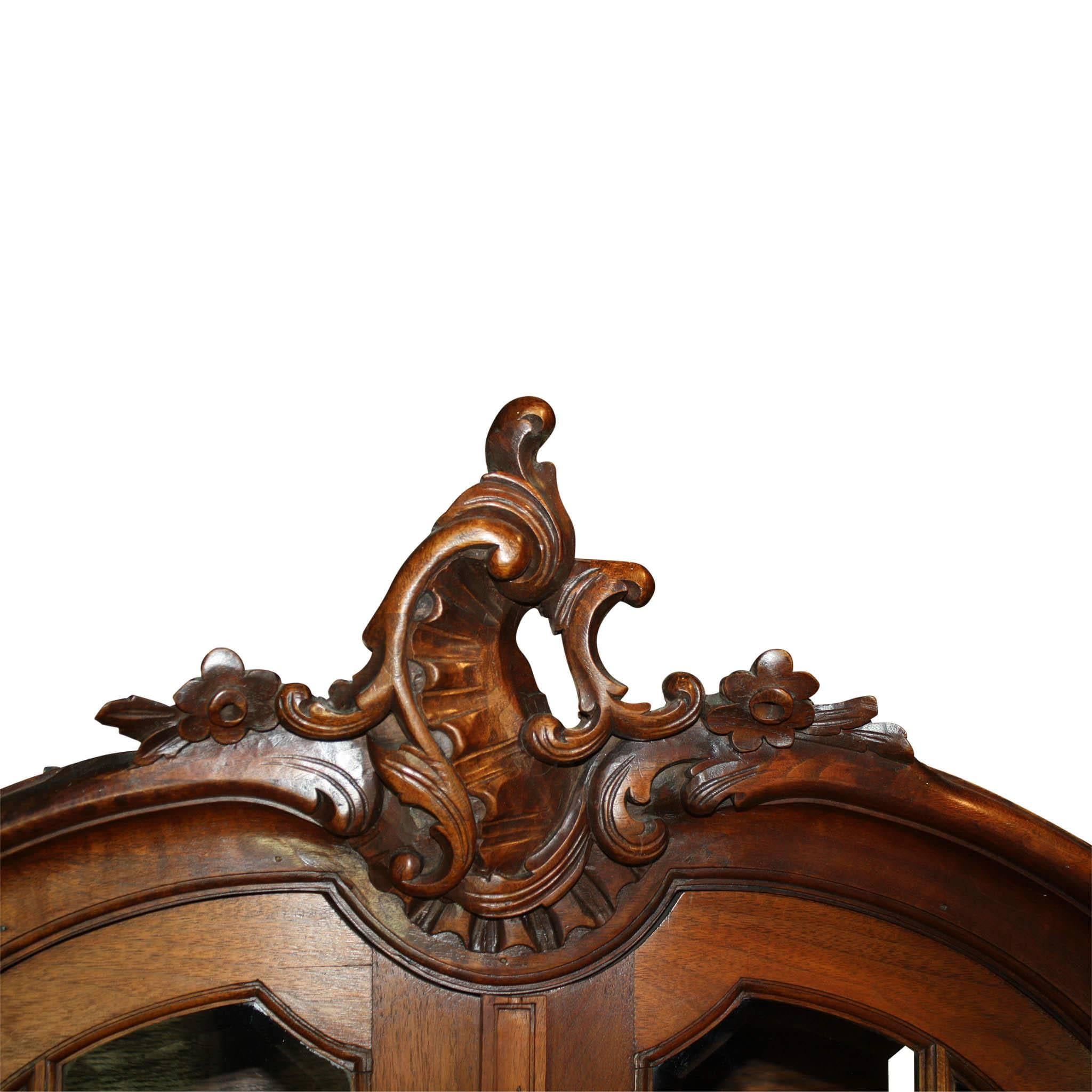 French Carved Louis XV Walnut China Buffet, circa 1900 In Good Condition In Evergreen, CO