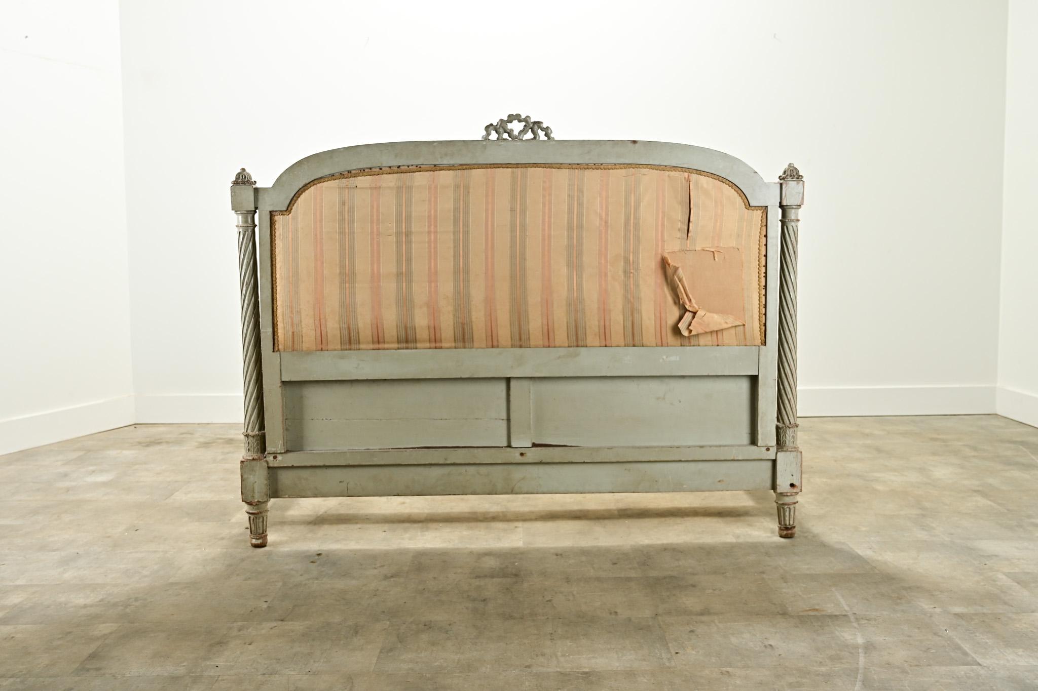 French Carved Louis XVI Style Queen Bed Frame In Good Condition For Sale In Baton Rouge, LA