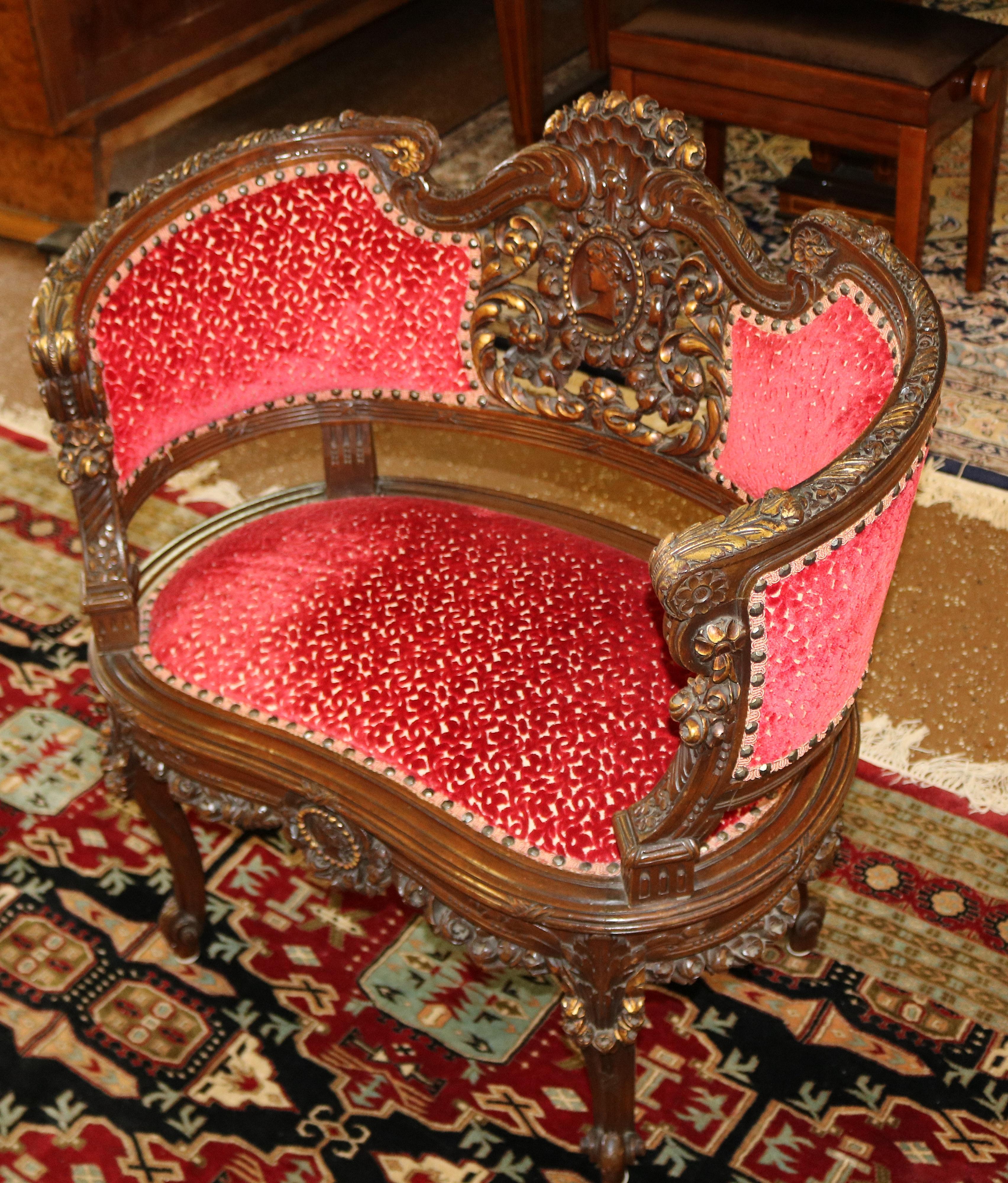 French Carved Mahogany Early 20th Century Red Fabric Boudoir Settee In Good Condition In Long Branch, NJ