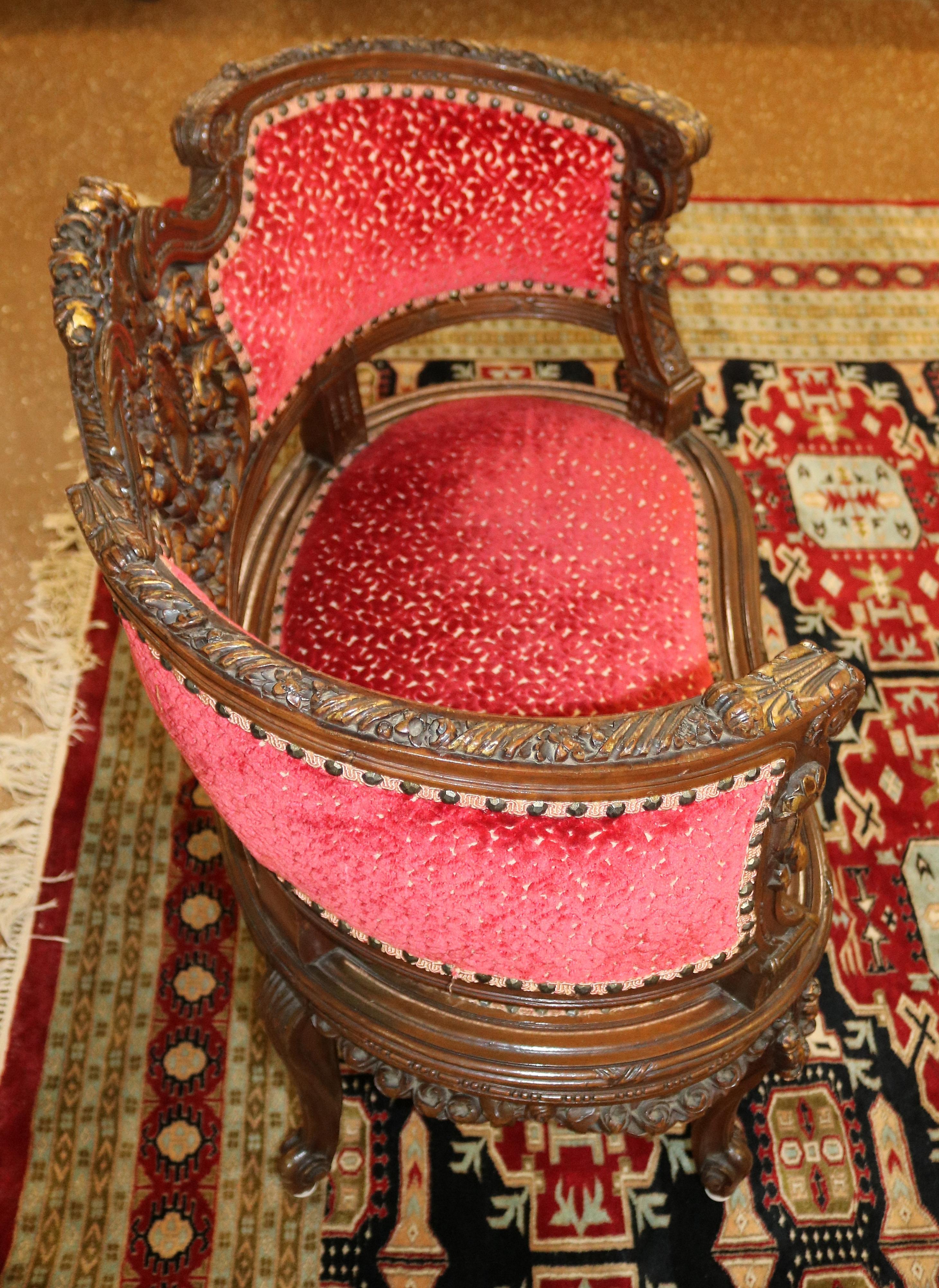 French Carved Mahogany Early 20th Century Red Fabric Boudoir Settee 2