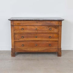 Comò francese intagliato in Oak e marmo