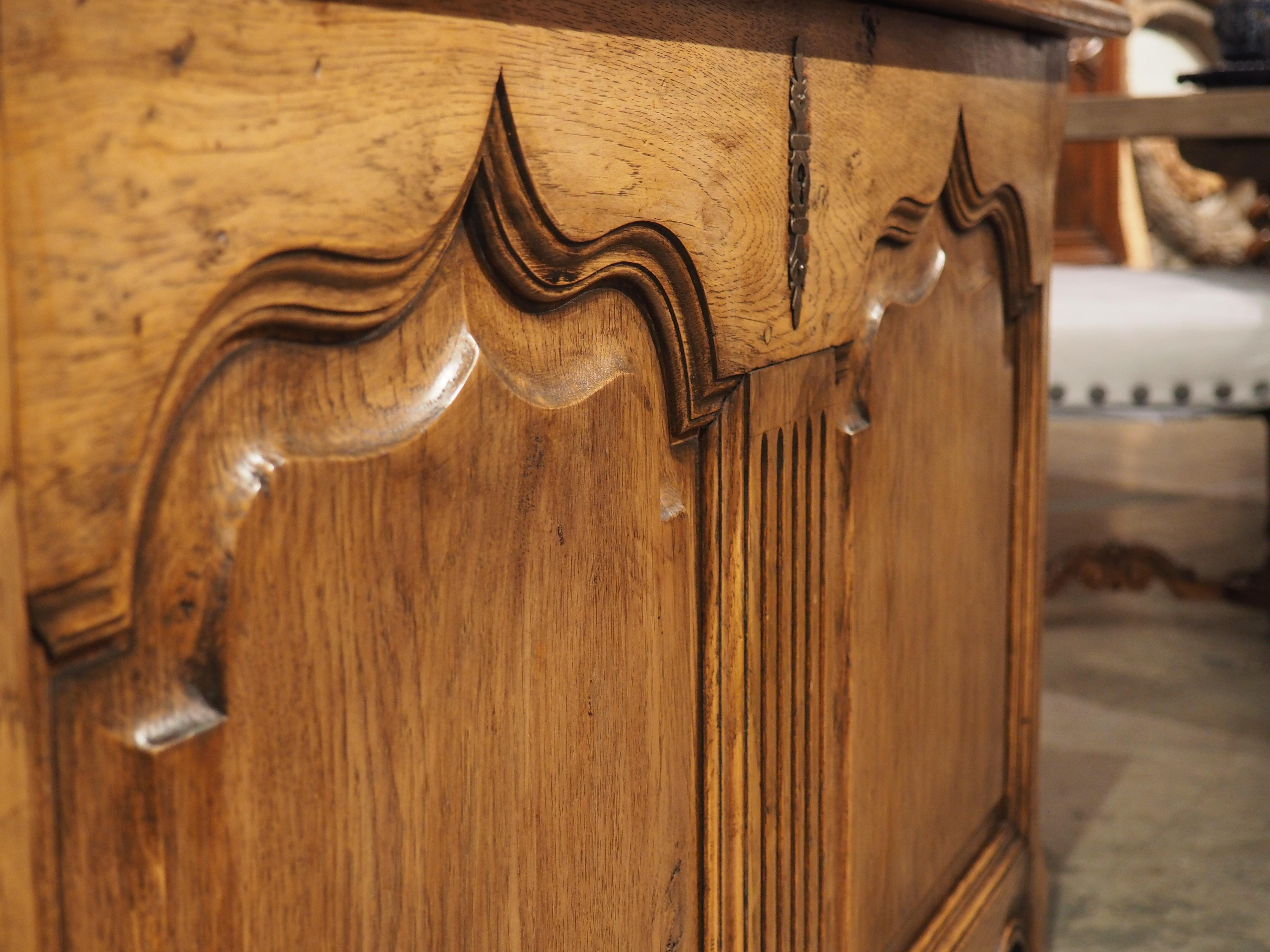 French Carved Oak Coffre Chest or Trunk with Shaped Legs, 20th Century For Sale 12
