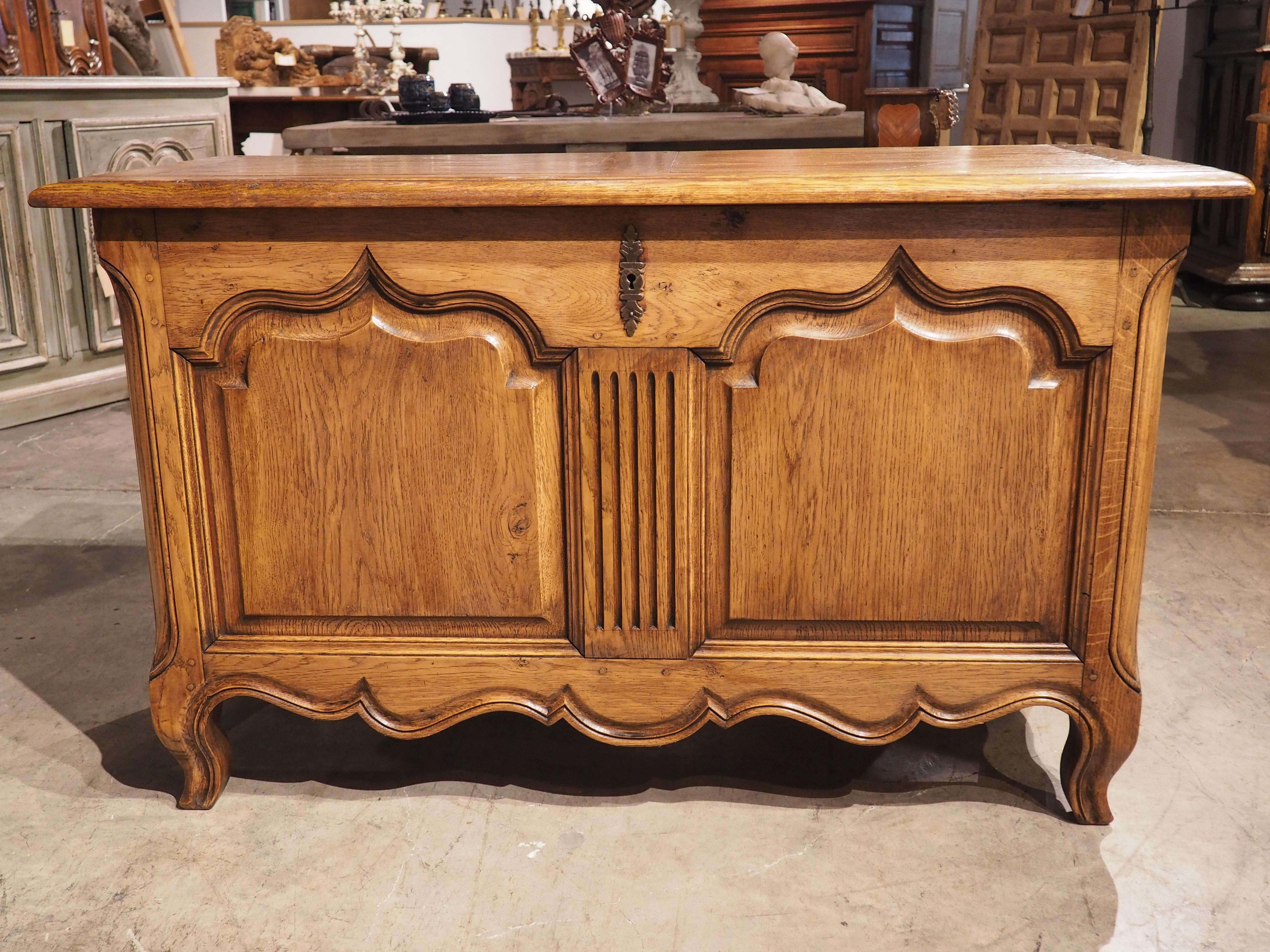 French Carved Oak Coffre Chest or Trunk with Shaped Legs, 20th Century For Sale 13