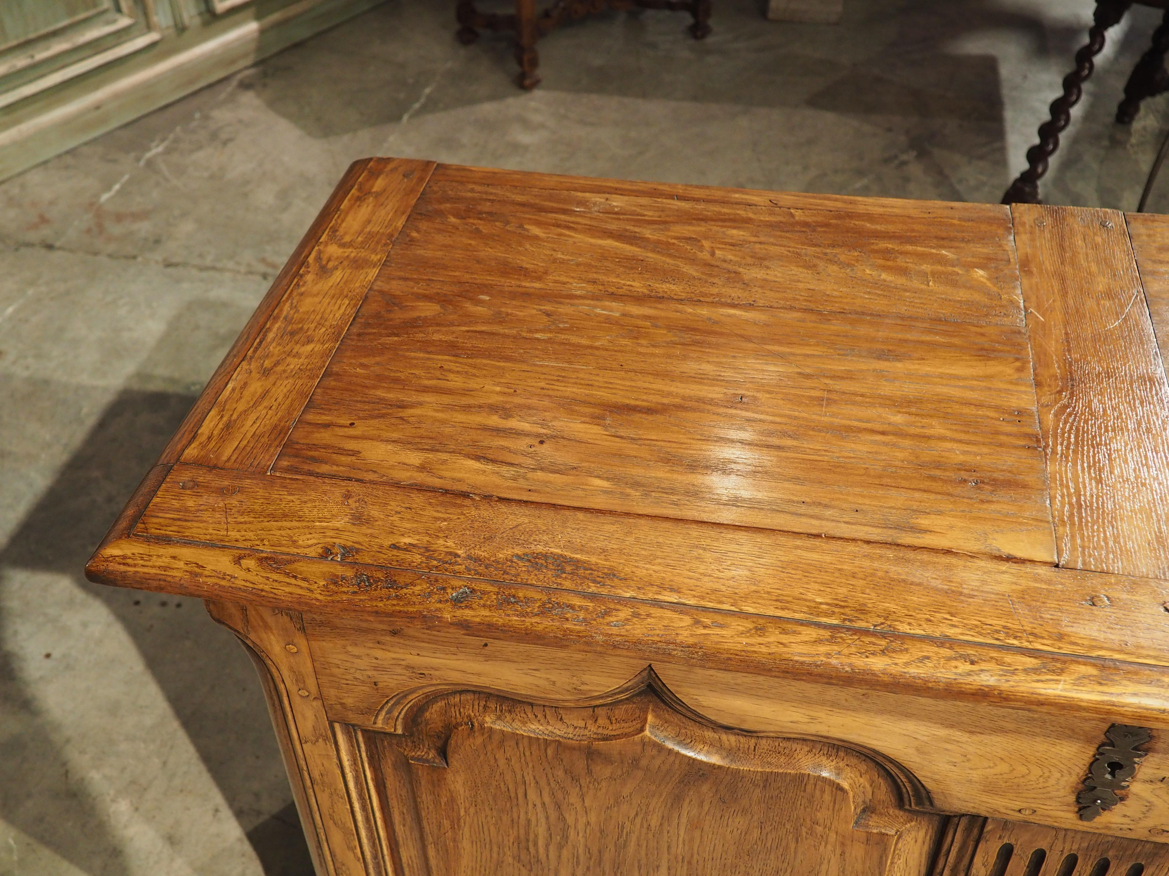Hand-Carved French Carved Oak Coffre Chest or Trunk with Shaped Legs, 20th Century For Sale