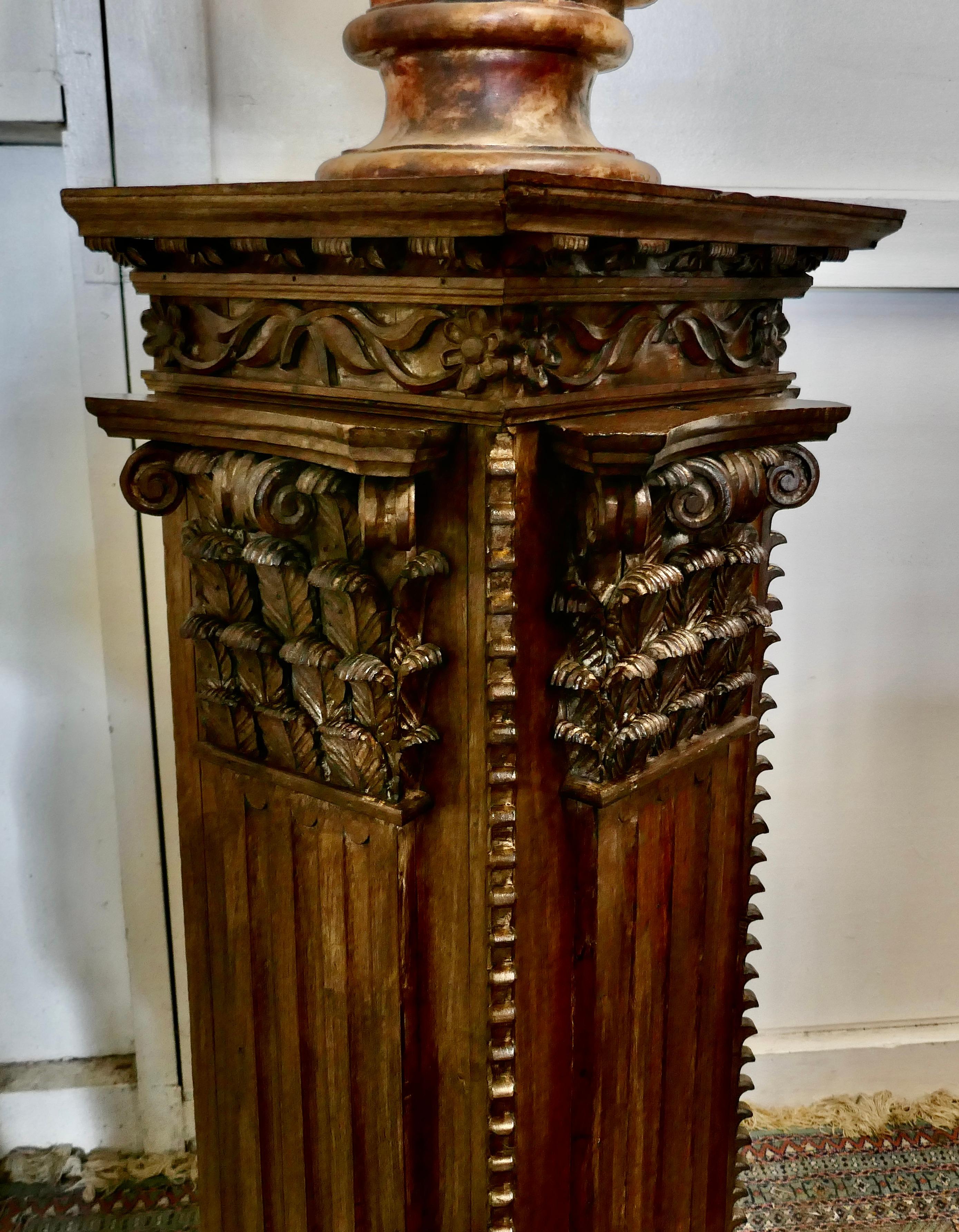French Carved Oak Column Display Pedestal In Good Condition For Sale In Chillerton, Isle of Wight