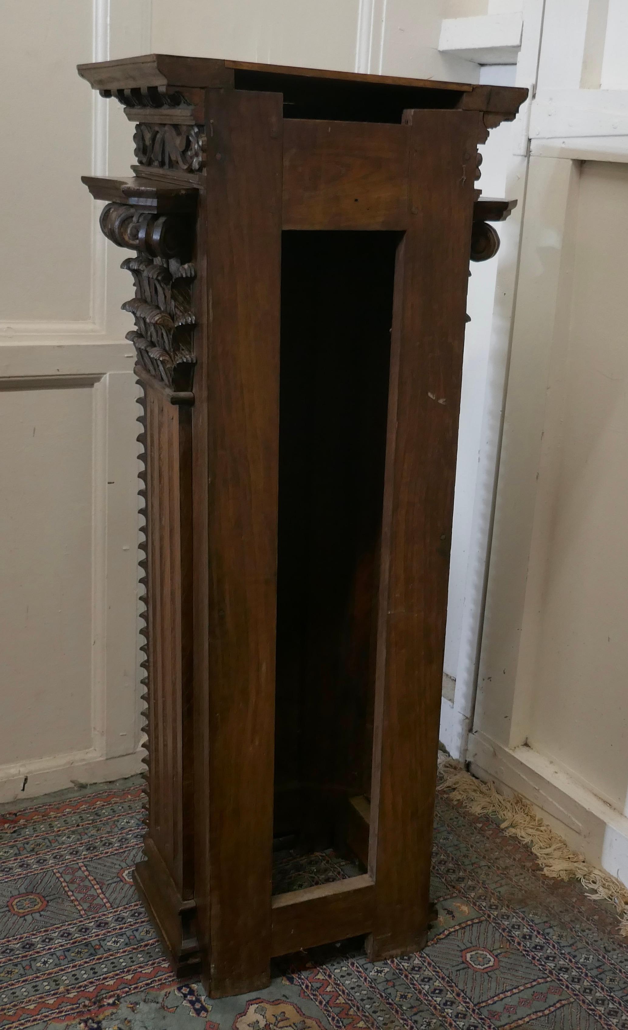 French Carved Oak Column Display Pedestal For Sale 2
